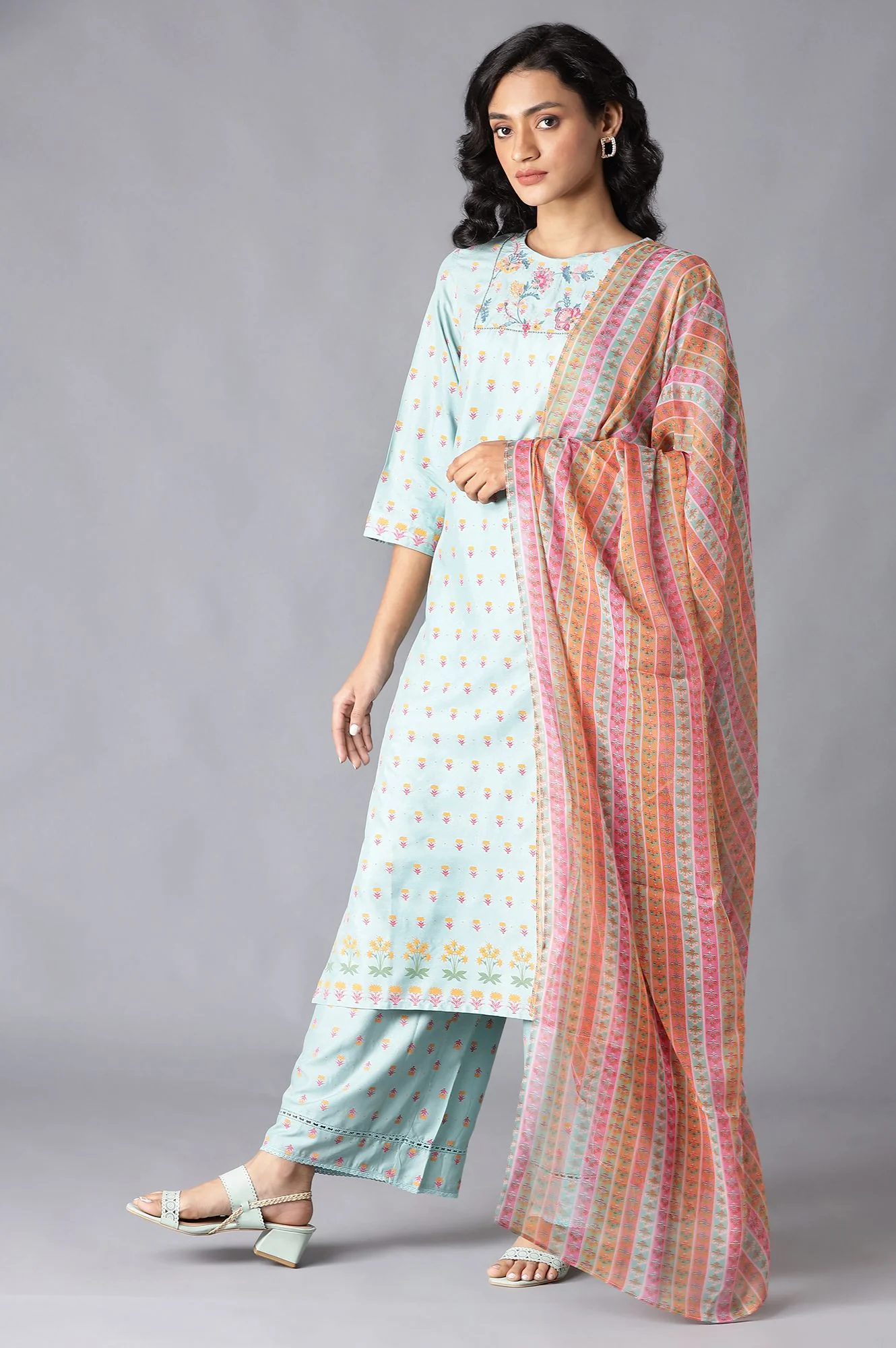 Aqua Blue Embroidered kurta In Round Neck With Parallel Pants And Chiffon Dupatta - Image 3