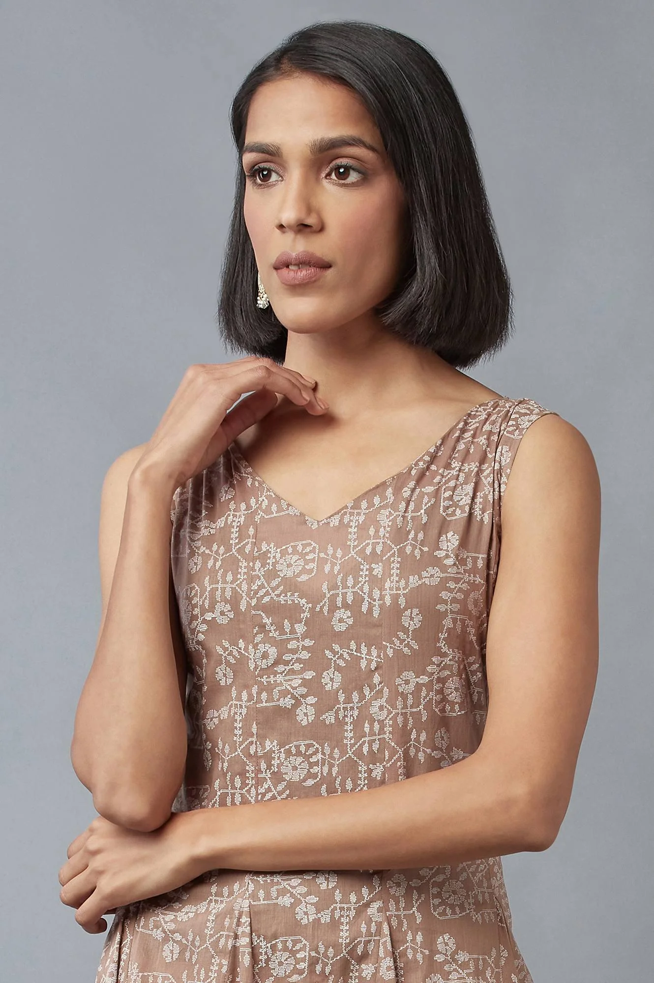 Beige Flared kurta with Godets and V-neck - Image 5