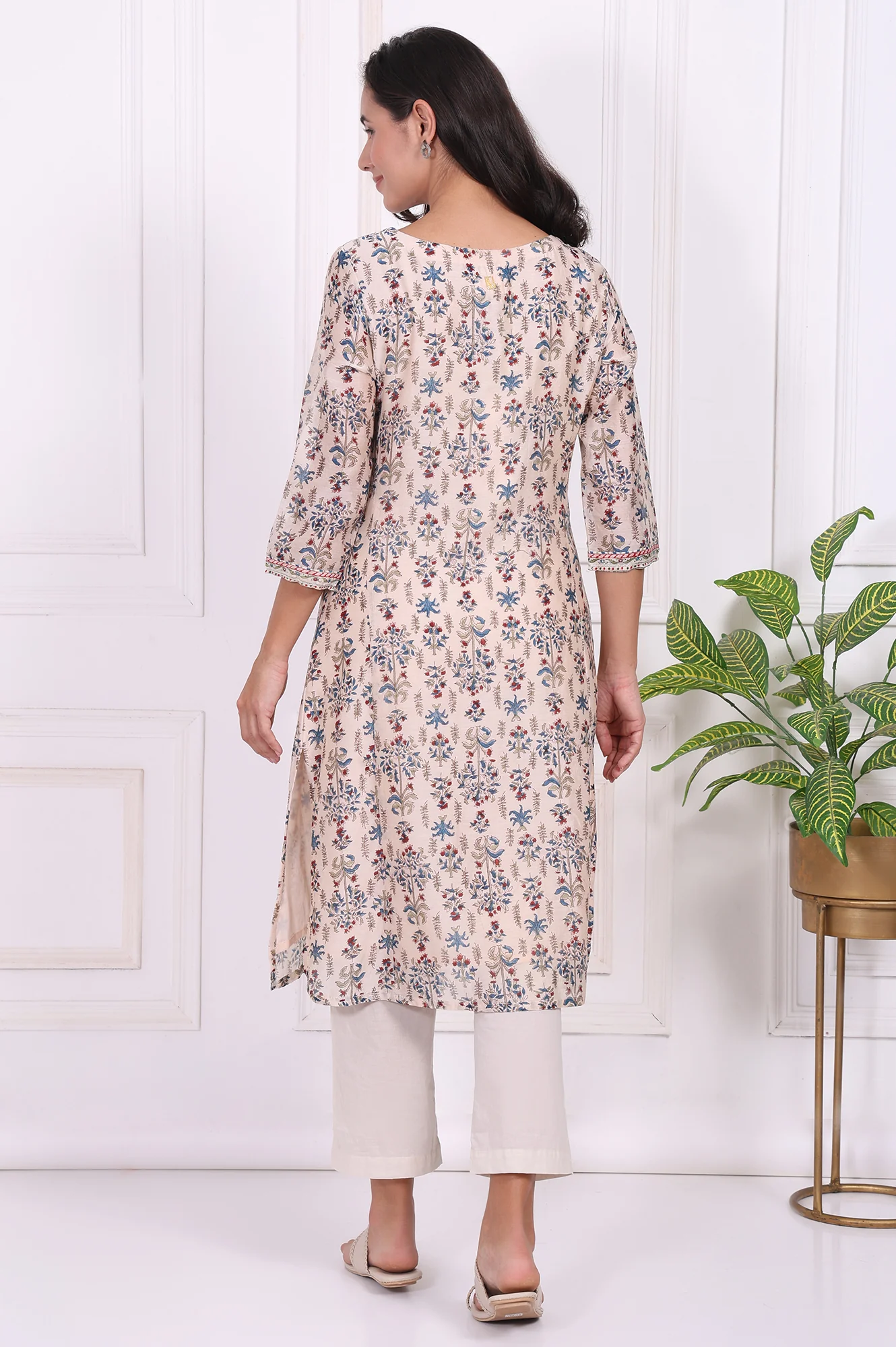 Beige Floral Printed Thread Embroidered Cotton Silk Straight Kurta - Image 5