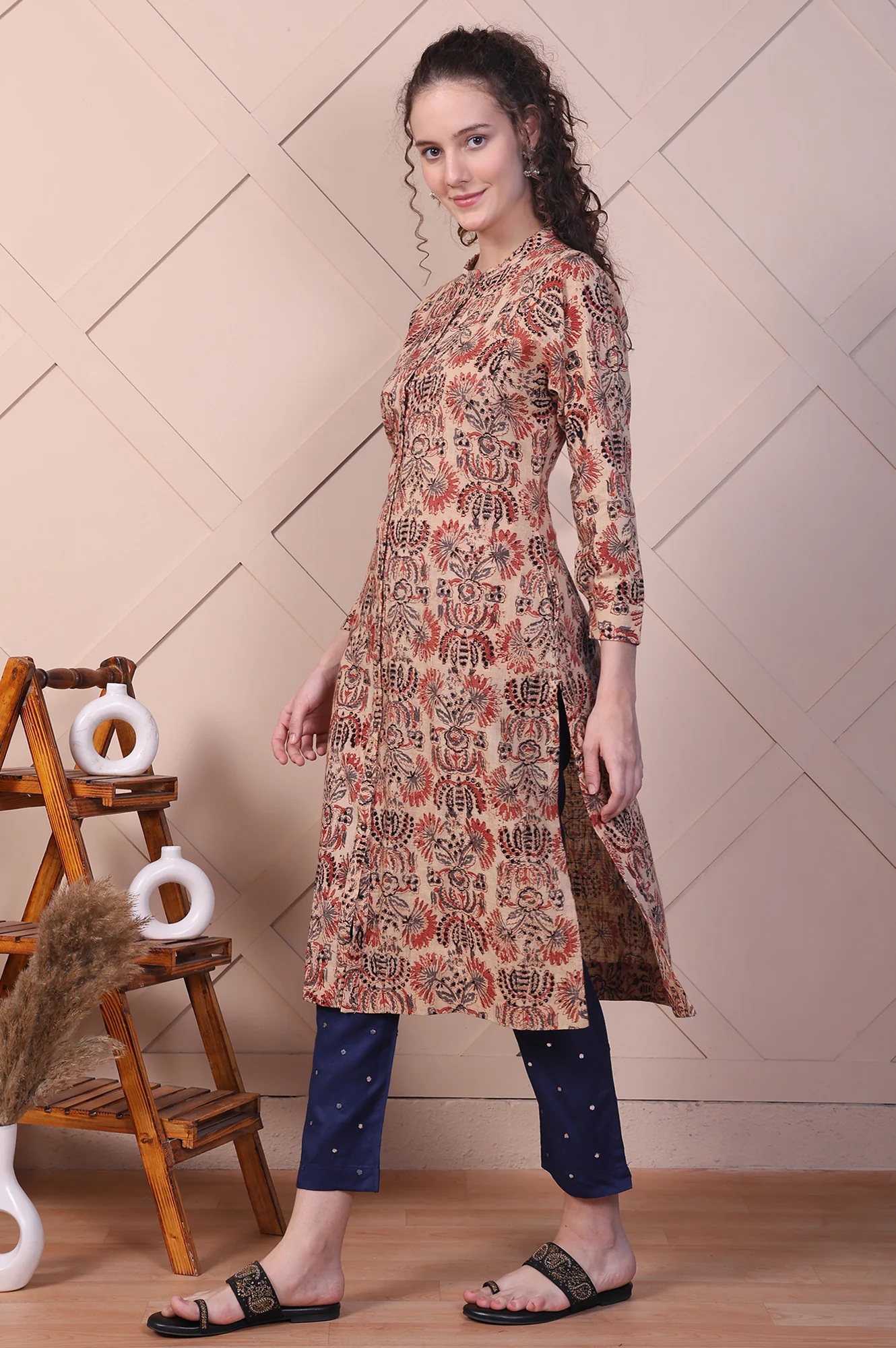 Beige Kalamkari Printed Pure Cotton Straight Kurta - Image 4