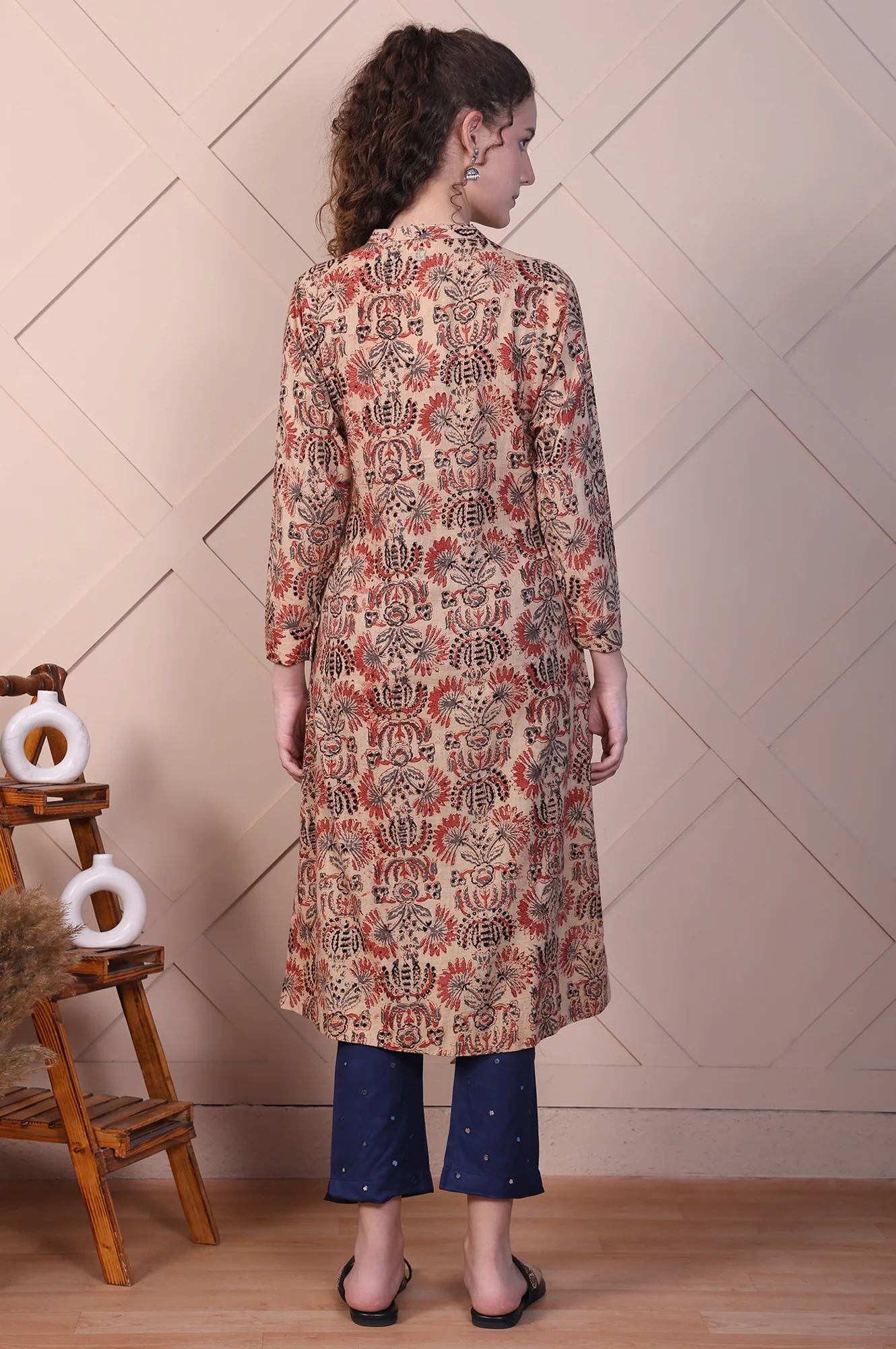 Beige Kalamkari Printed Pure Cotton Straight Kurta - Image 5