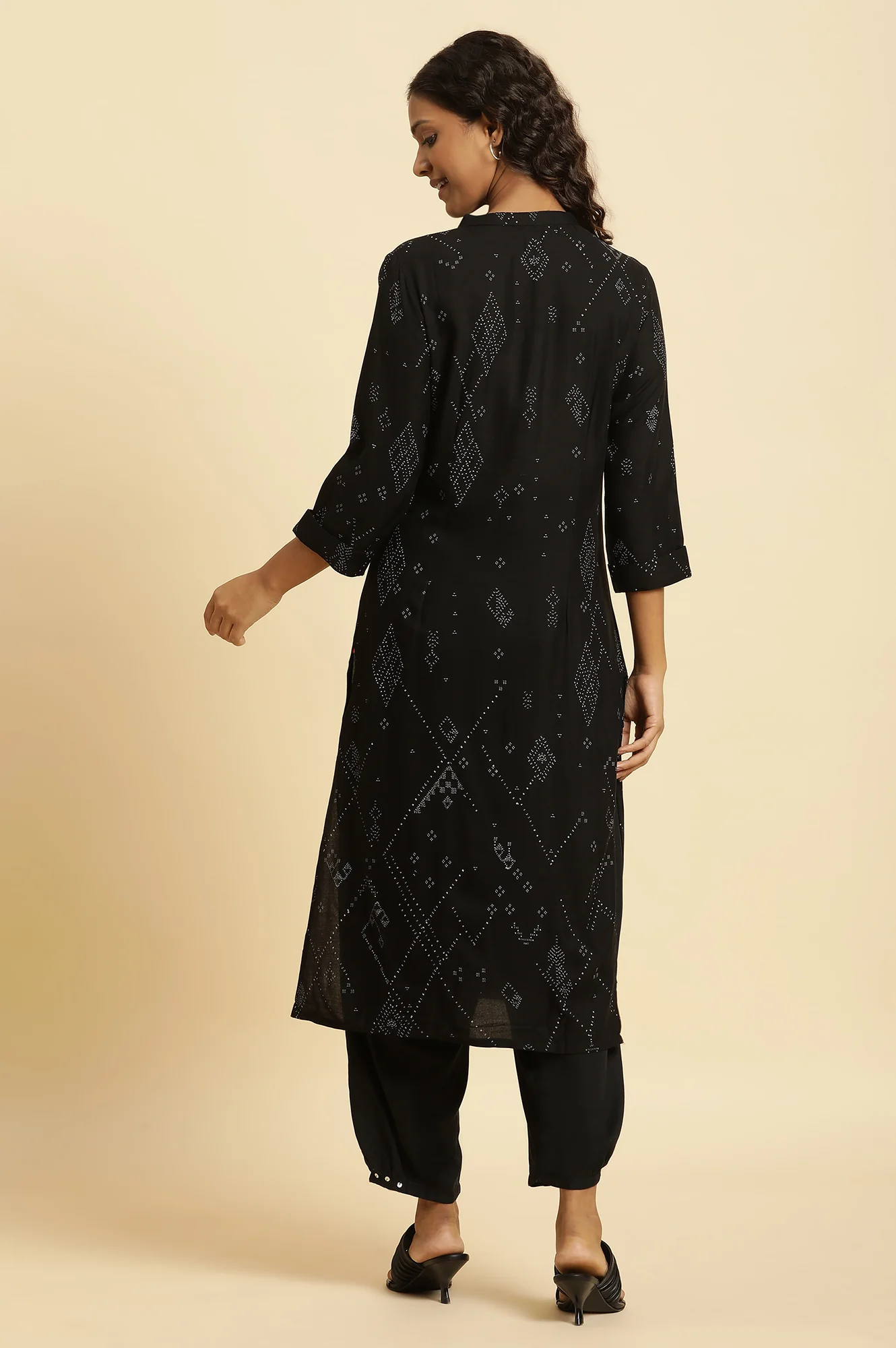 Black Aztec Printed Kurta In Mandarin Collar - Image 4