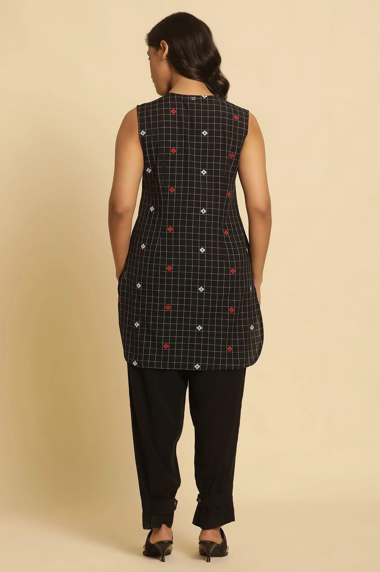 Black Checker Tunic With Curved Hemline - Image 4