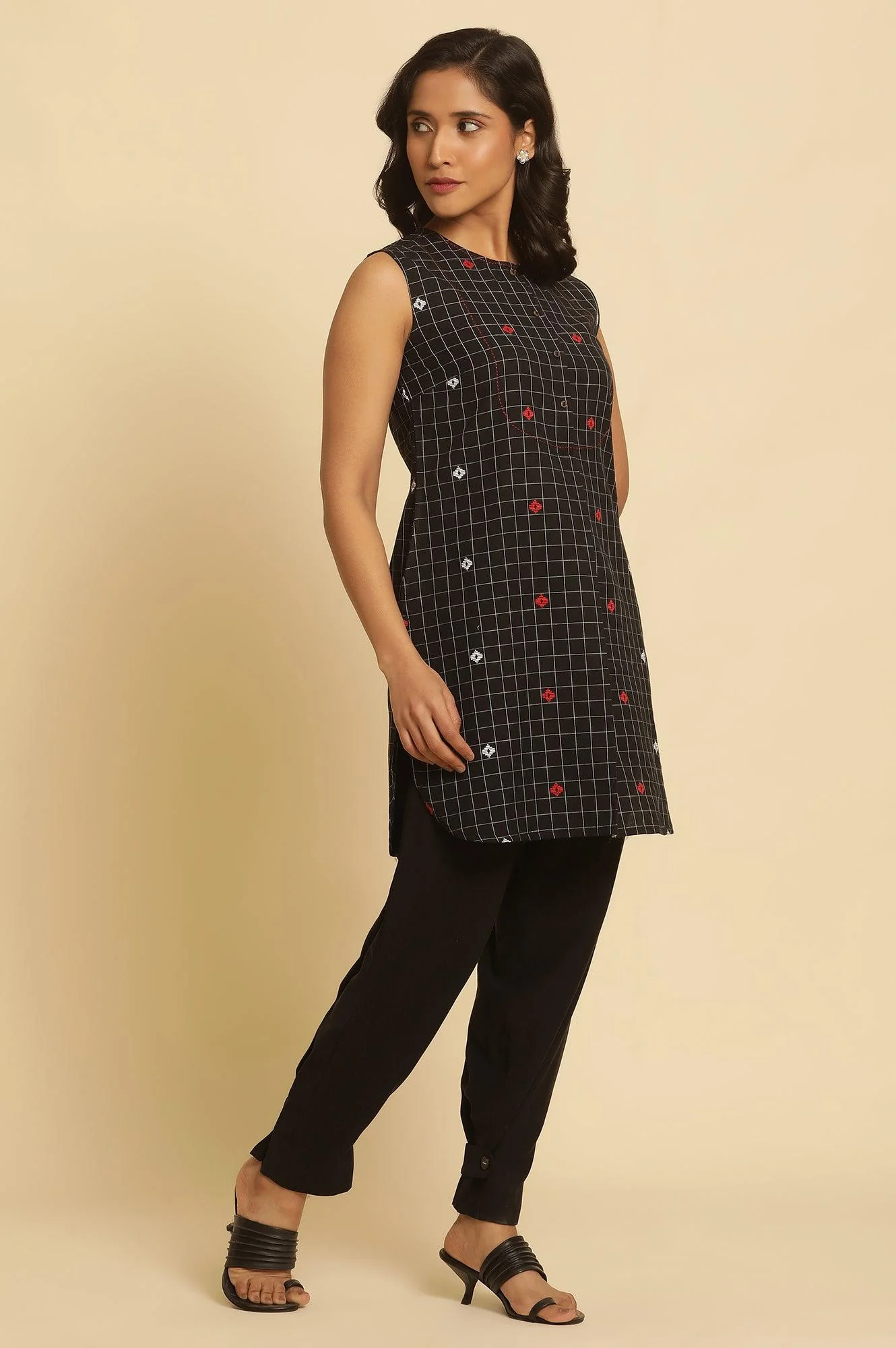Black Checker Tunic With Curved Hemline - Image 5