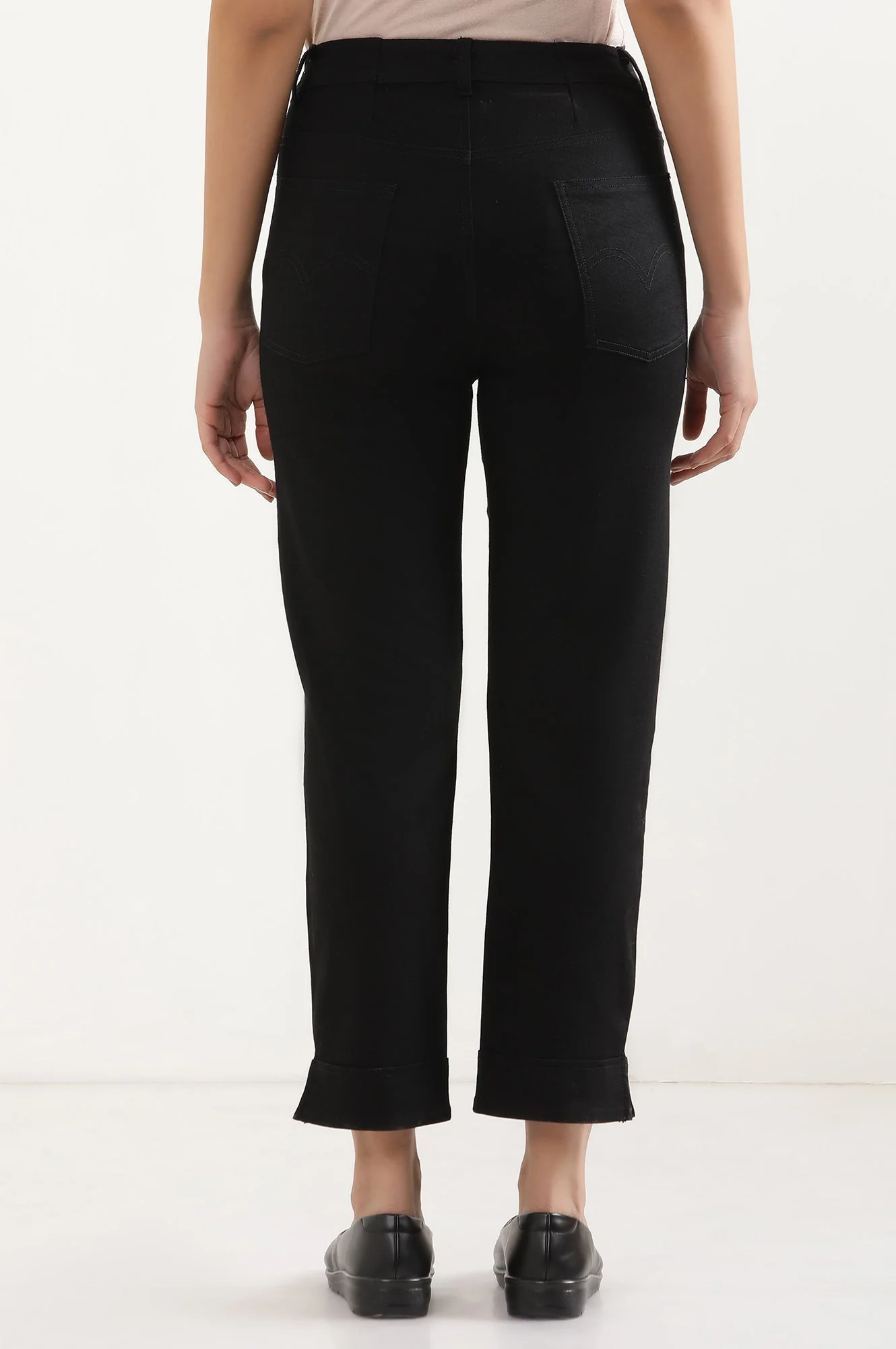 Black Solid Straight Fit Denim Pants With Side Slit - Image 4