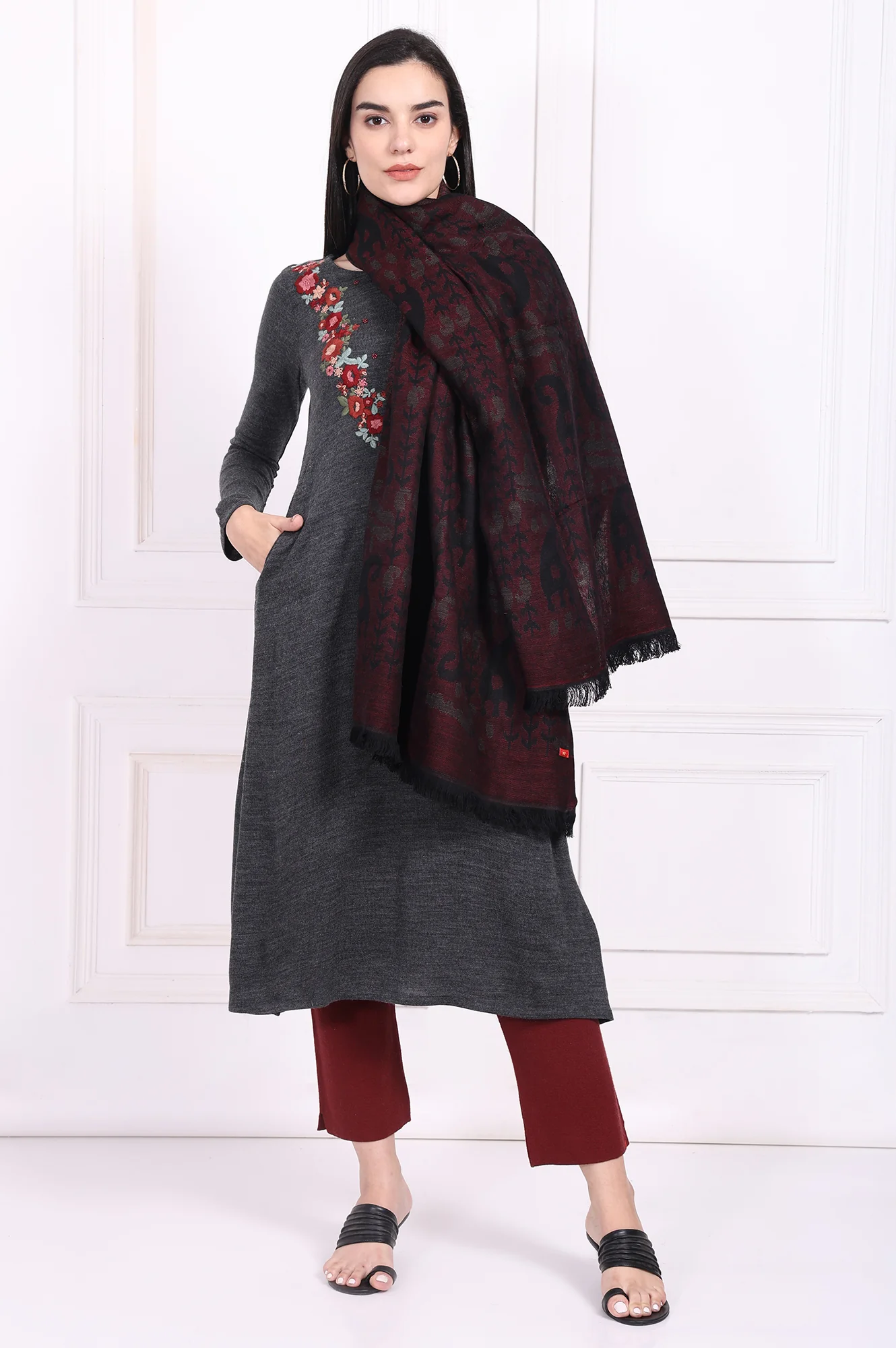 Black Ethnic Motifs Paisley Cotton Shawl - Image 2