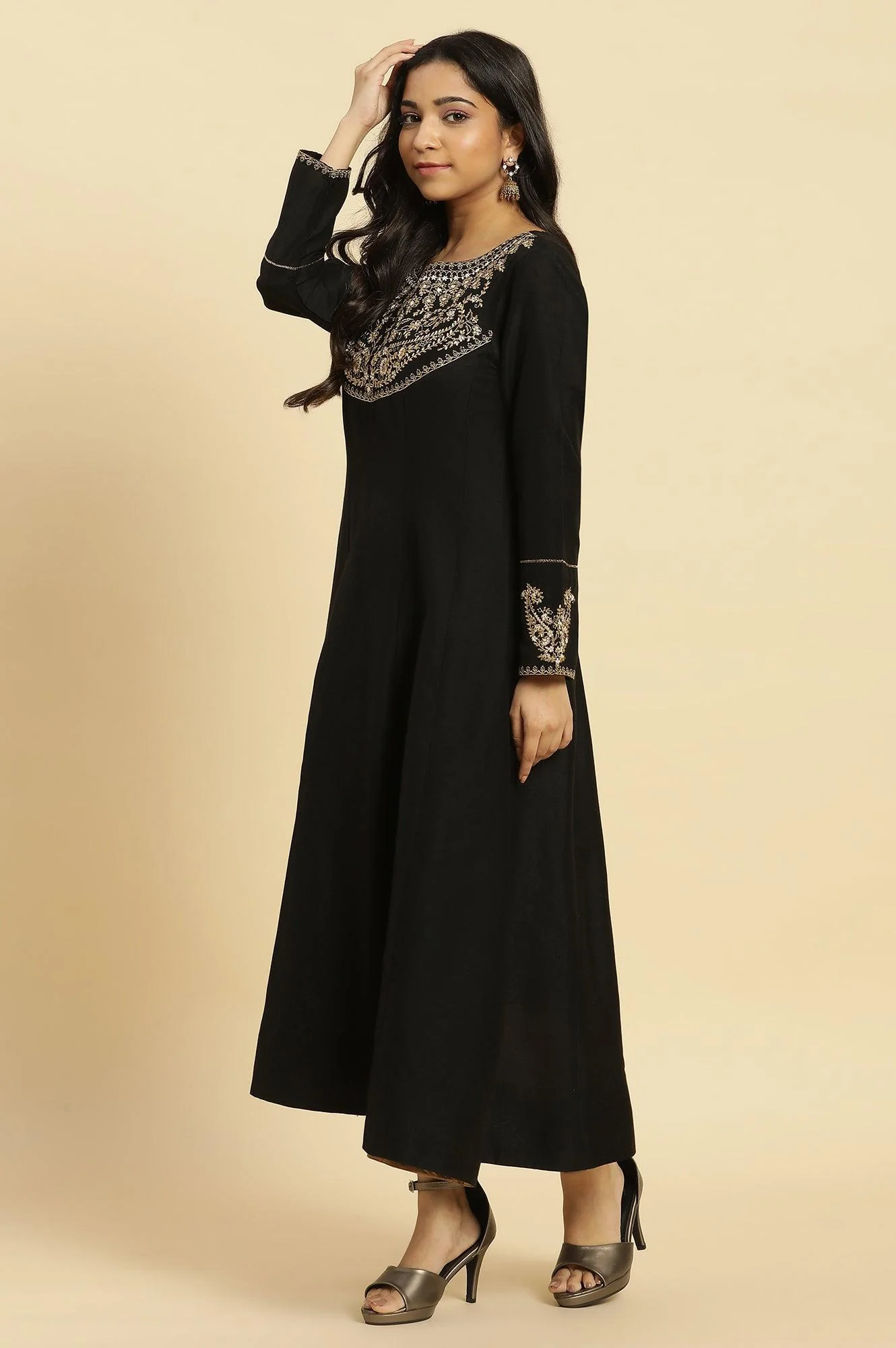 Black Flared Embroidered Kurta - Image 3