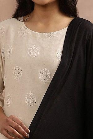 Black Floral Embroidered Cotton Dupatta - Image 4