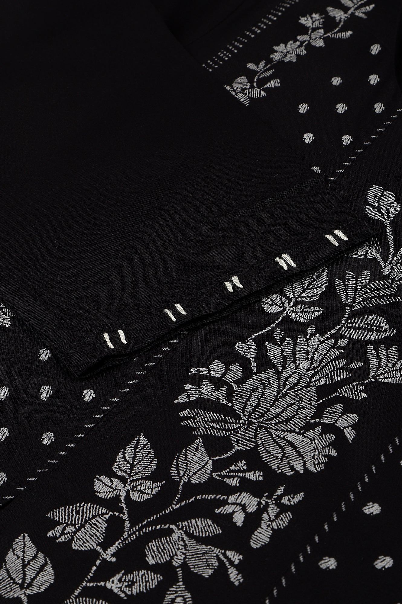 Black Floral Print Round Neck kurta With Godets - Image 7