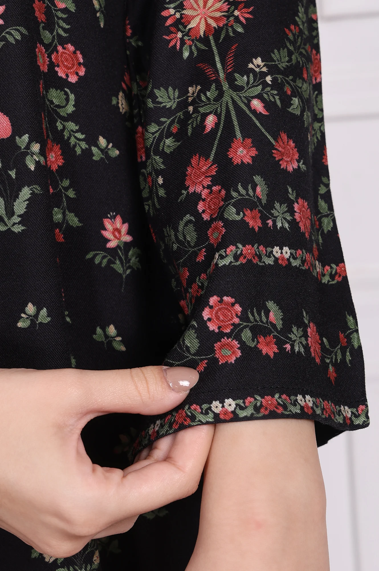 Black Floral Printed Embroidered Straight Kurta - Image 7