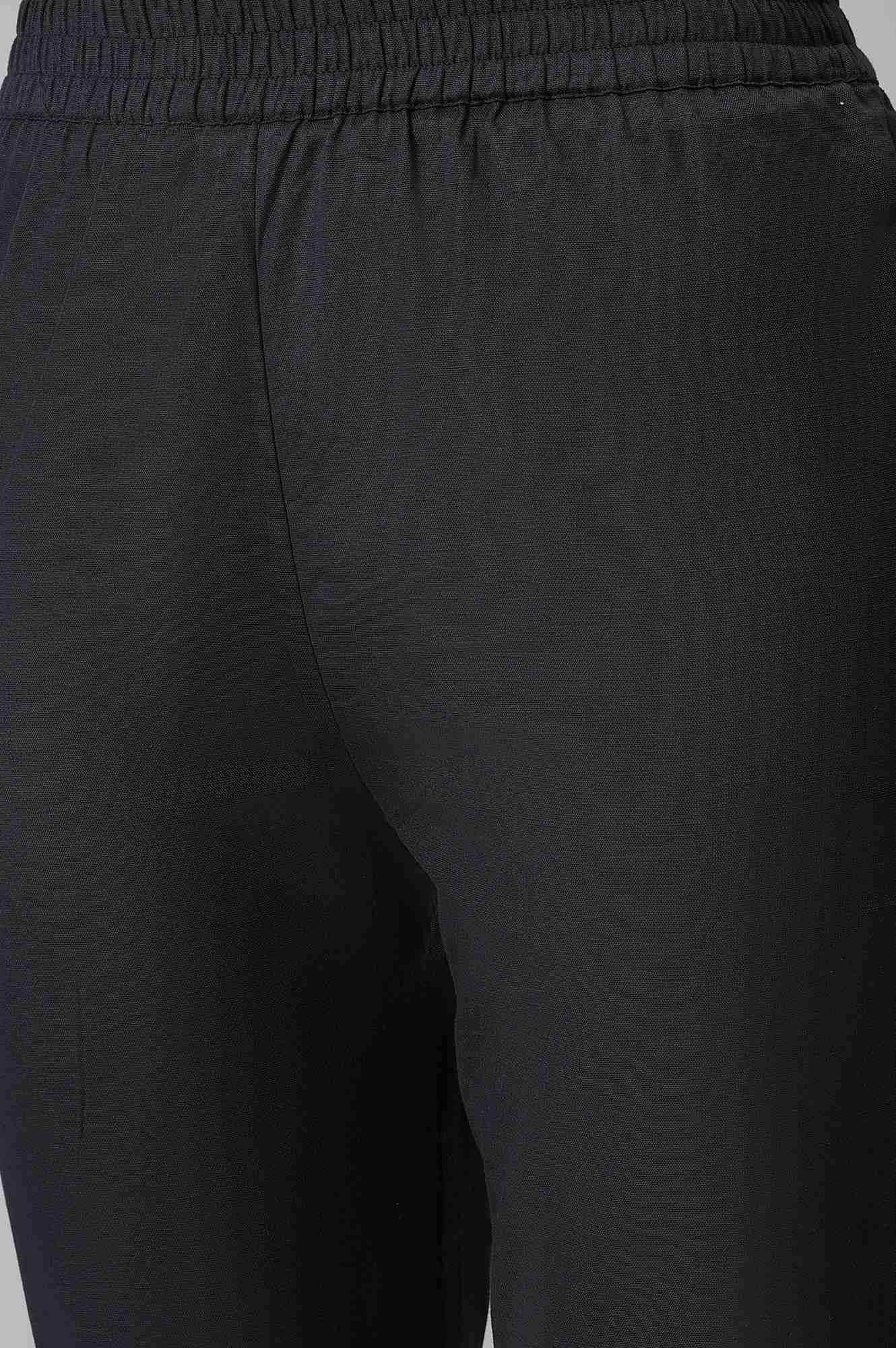Black Floral Printed kurta With Parallel Pants - Image 6
