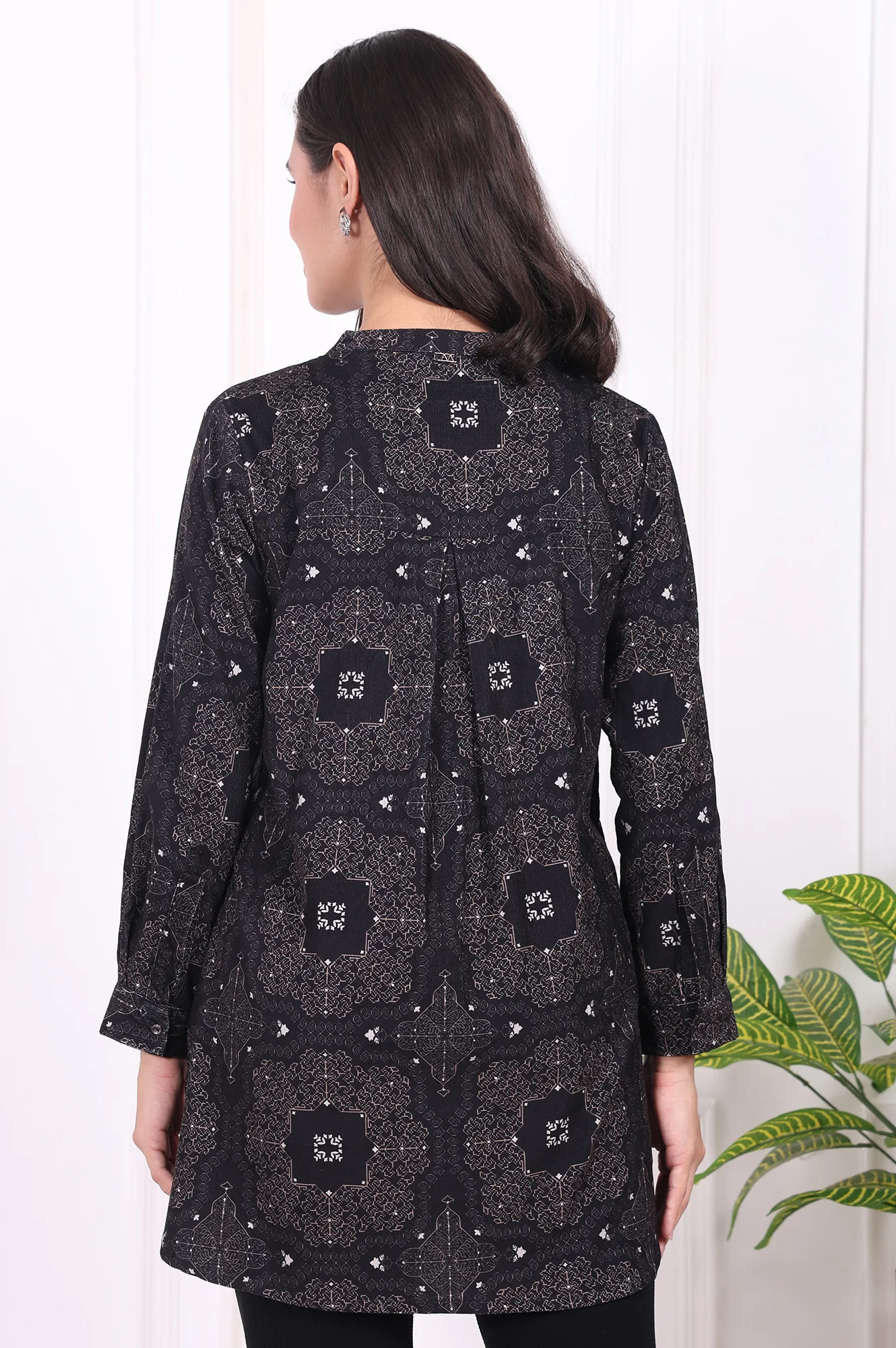 Black Geometric Printed Pure Cotton Straight Shirt - Image 5