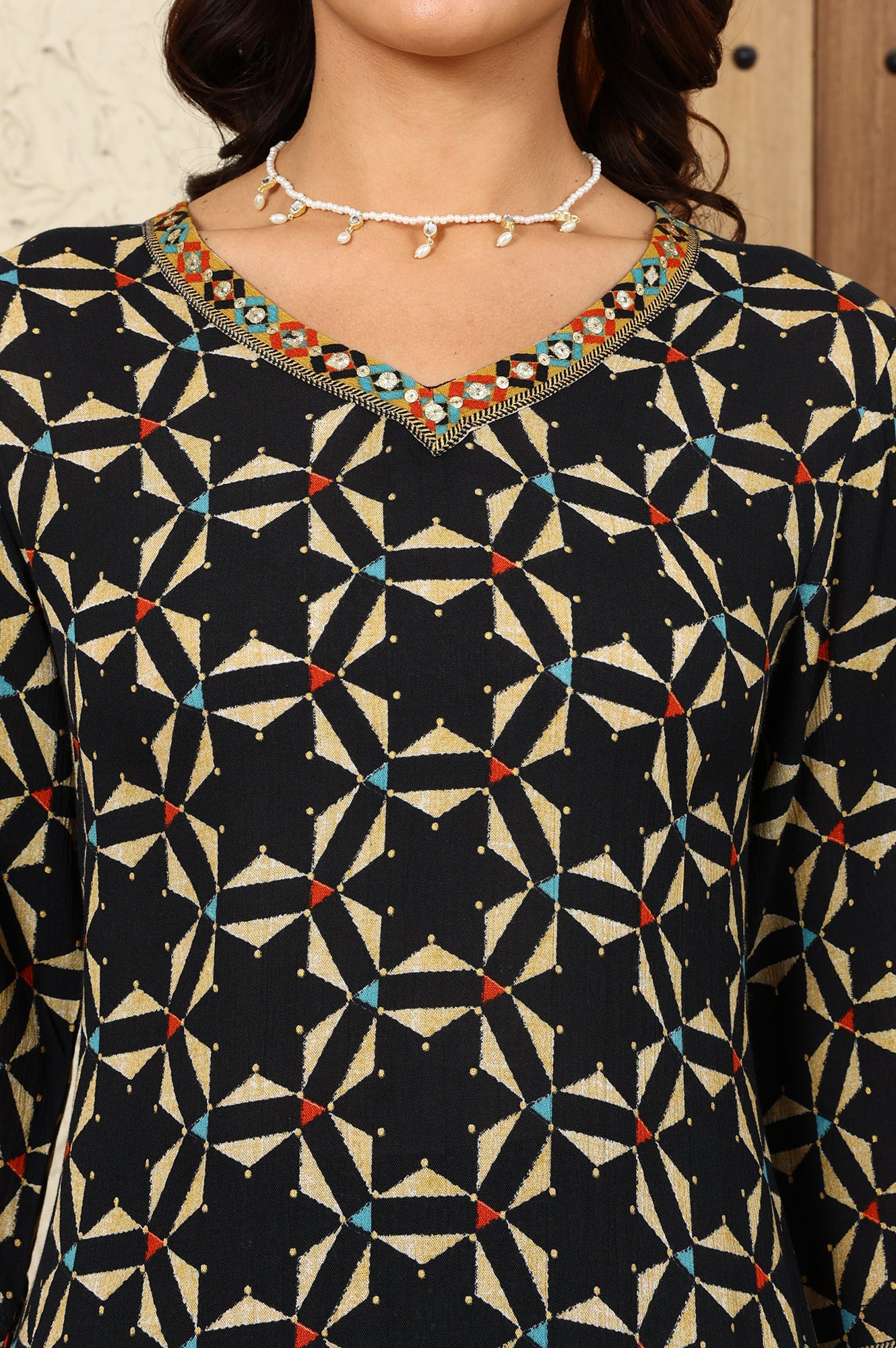 Black Geometric Printed V-Neck Rayon Crepe Kurta With Sequin Detailing - Image 3