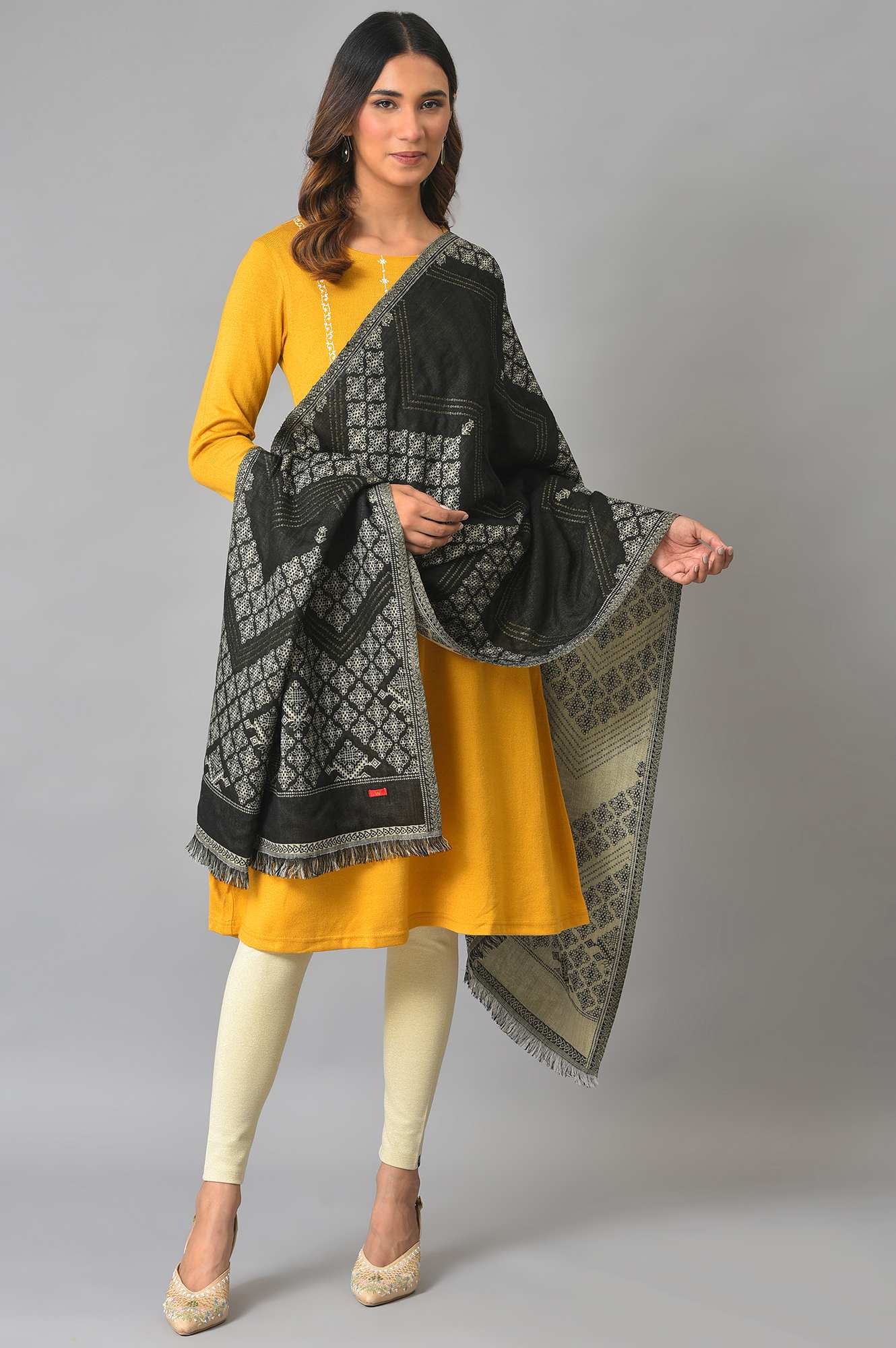 Black Geometric Printed Woollen Shawl - Image 2