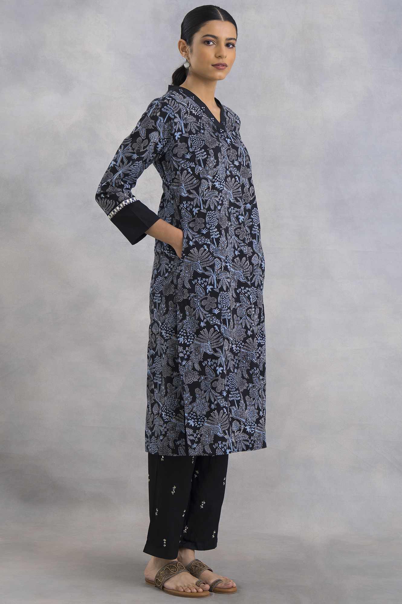 Black Hand Block Printed V-Neck kurta - Image 4