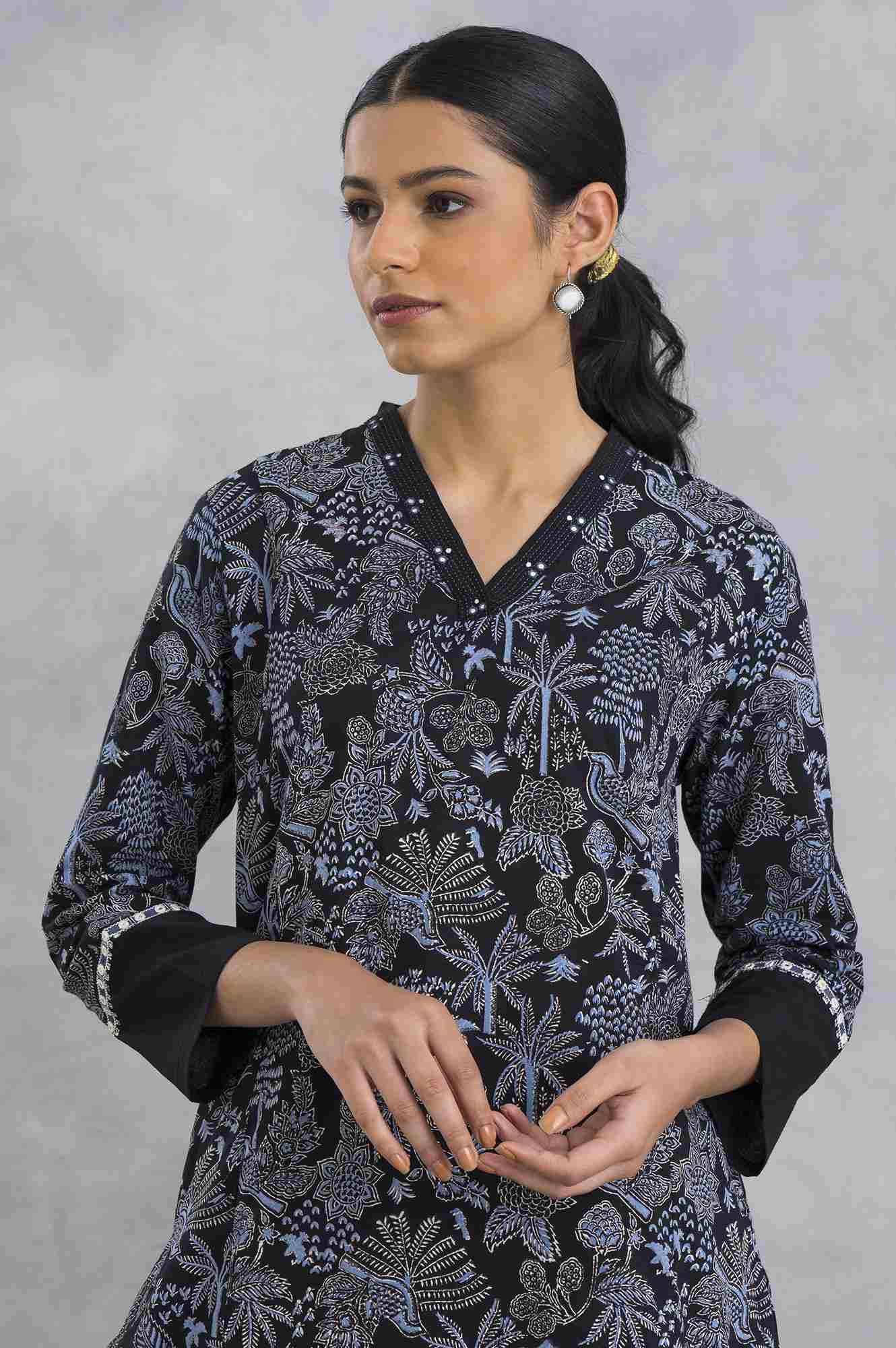 Black Hand Block Printed V-Neck kurta - Image 5