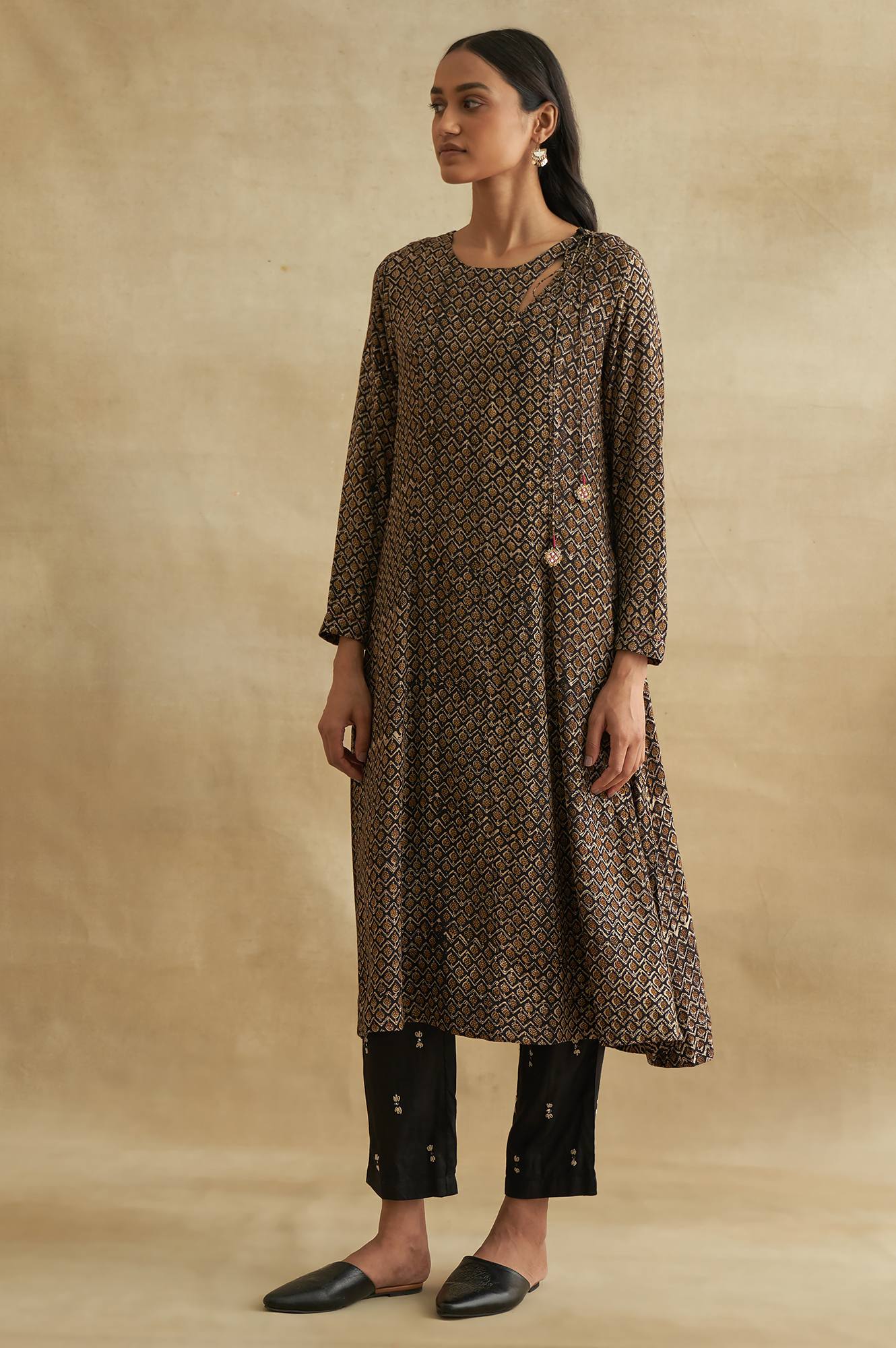 Black Handblock Print Flared kurta - Image 3