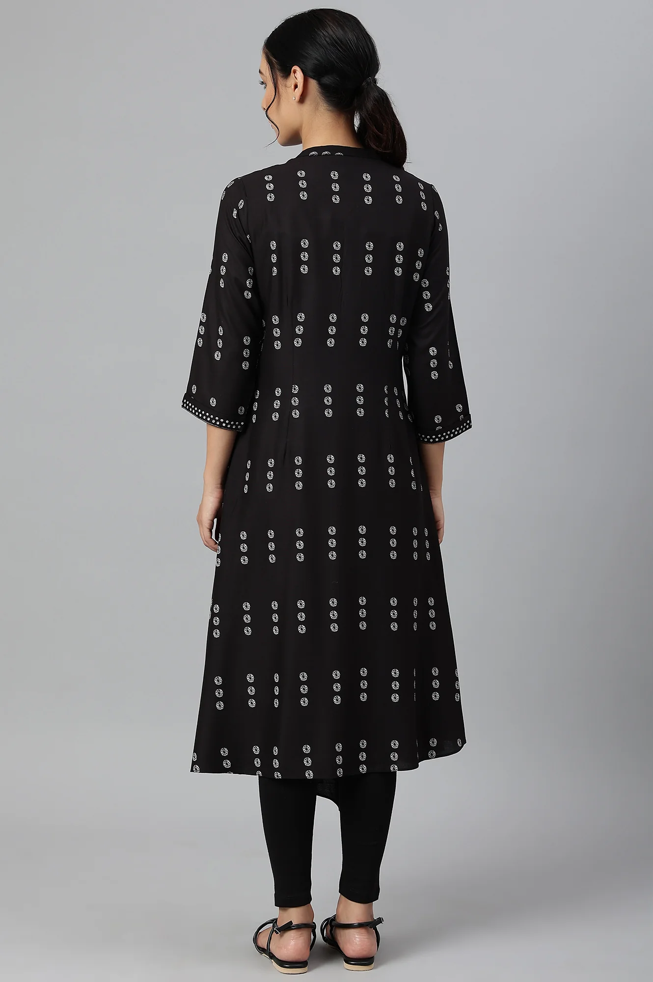 Black Rayon A-Line kurta With Asymmetric Hemline - Image 5