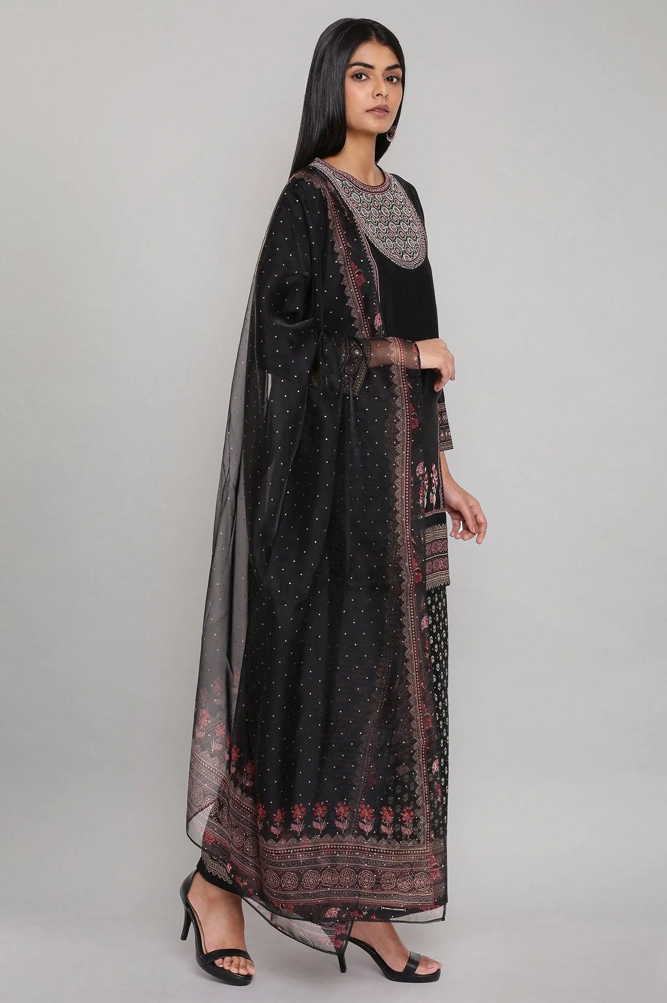 Black Short kurta Parallel Pants Dupatta Set - Image 4