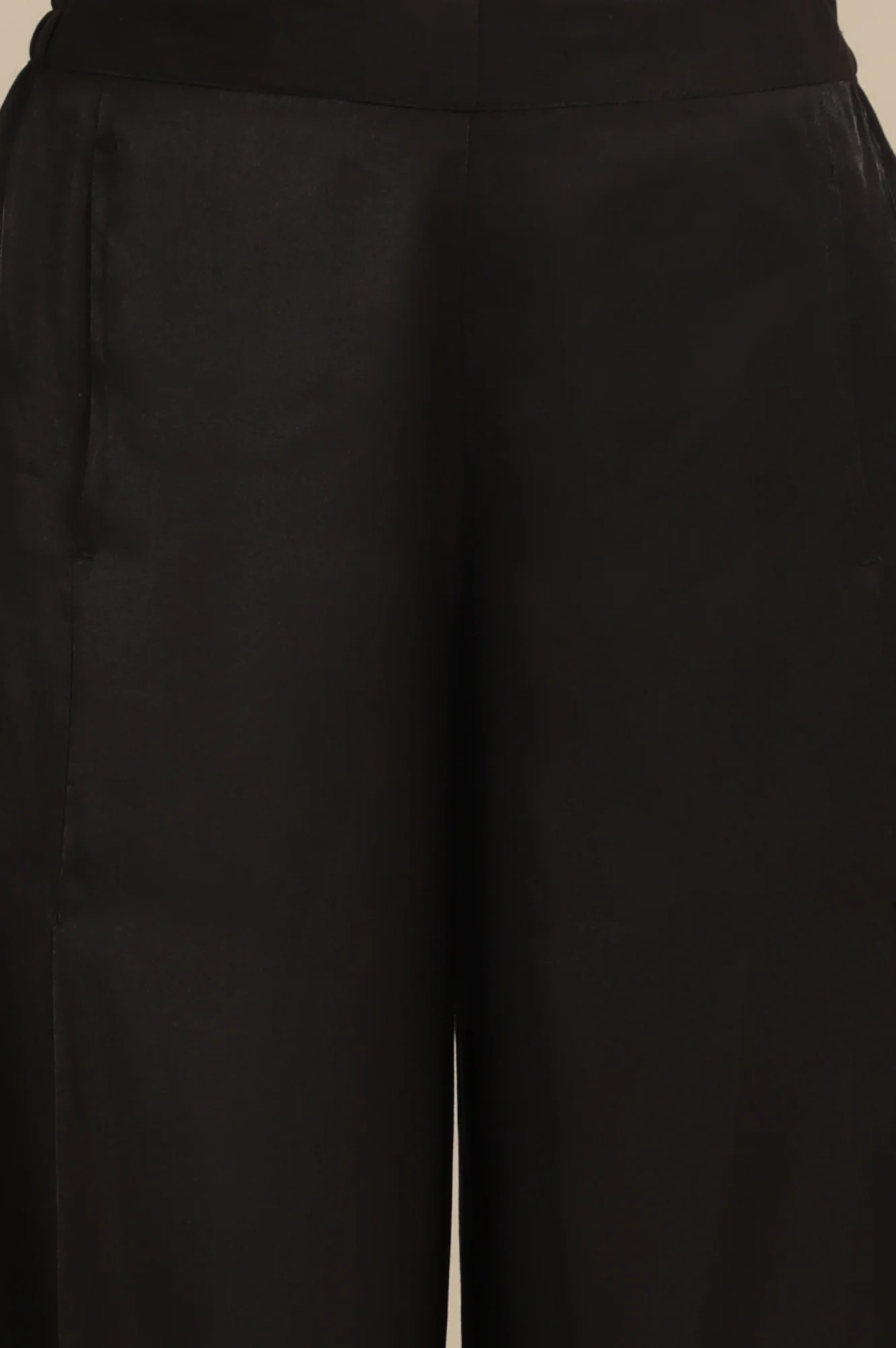 Black Solid Flared Rayon Palazzo With Pleated Detail - Image 6