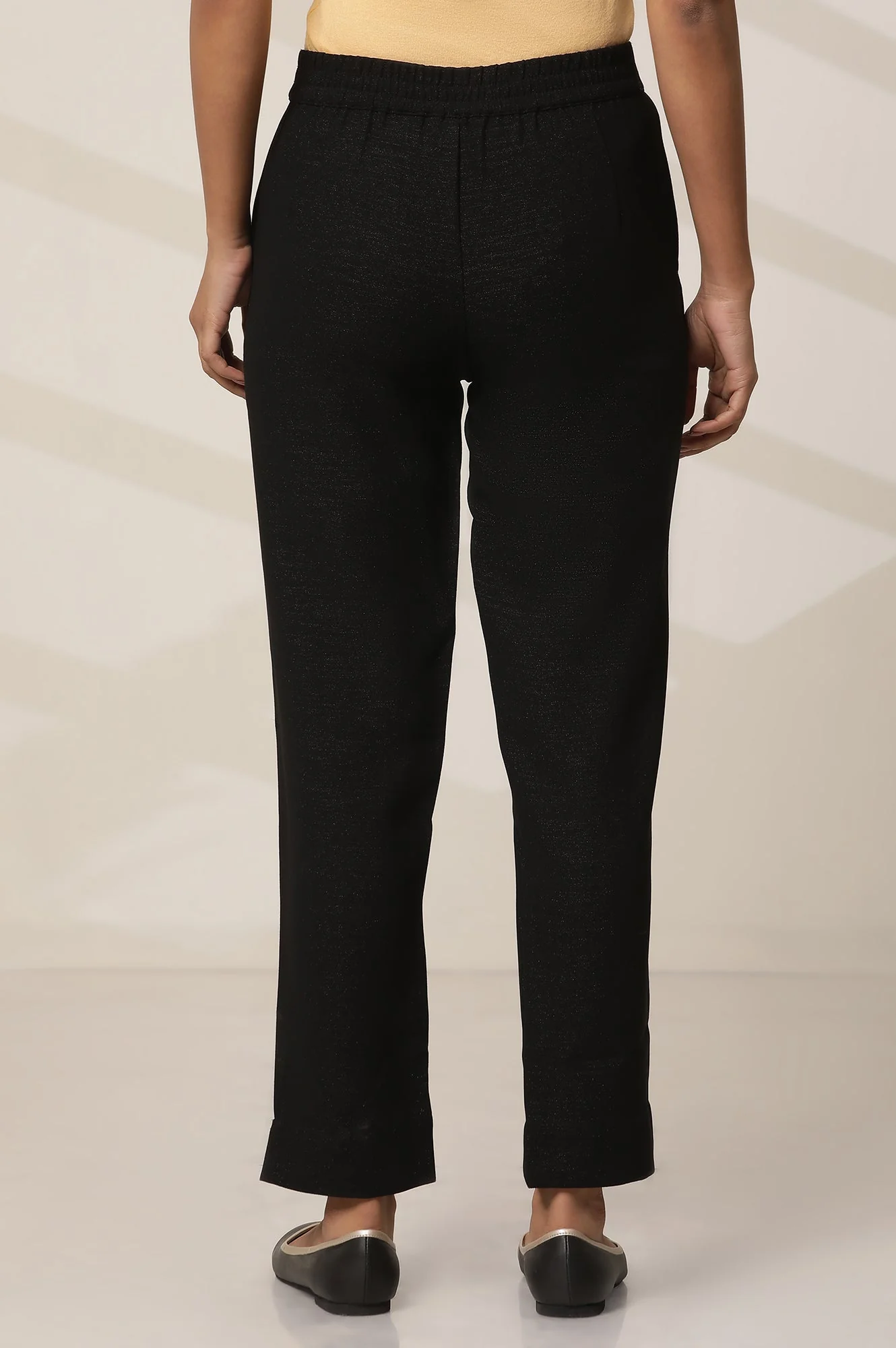 Black Solid Slim Fit Woven Pants With Elasticated Waist - Image 4