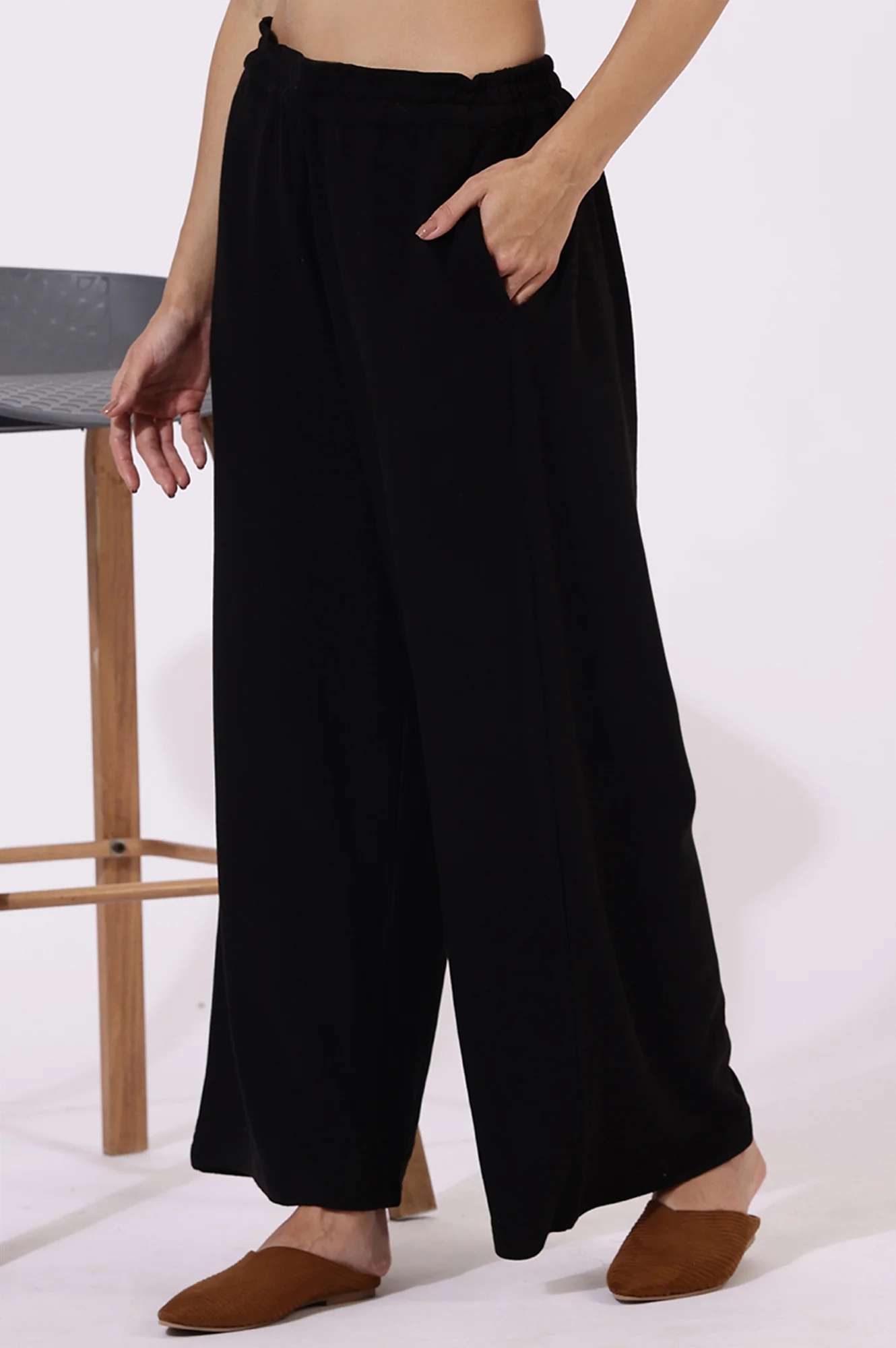 Black Solid Cashmere Ankle Length Wide Leg Parallel Pants - Image 3