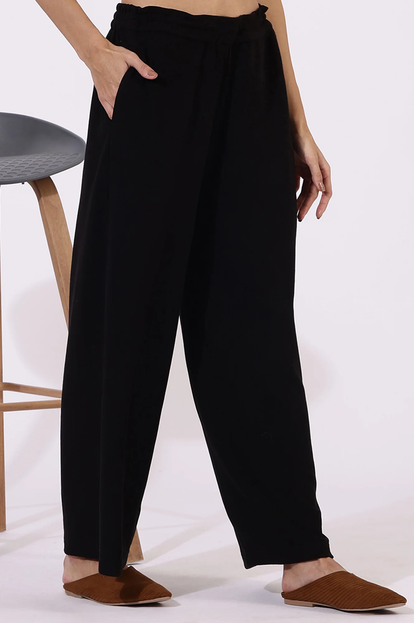 Black Solid Cashmere Ankle Length Wide Leg Parallel Pants - Image 4