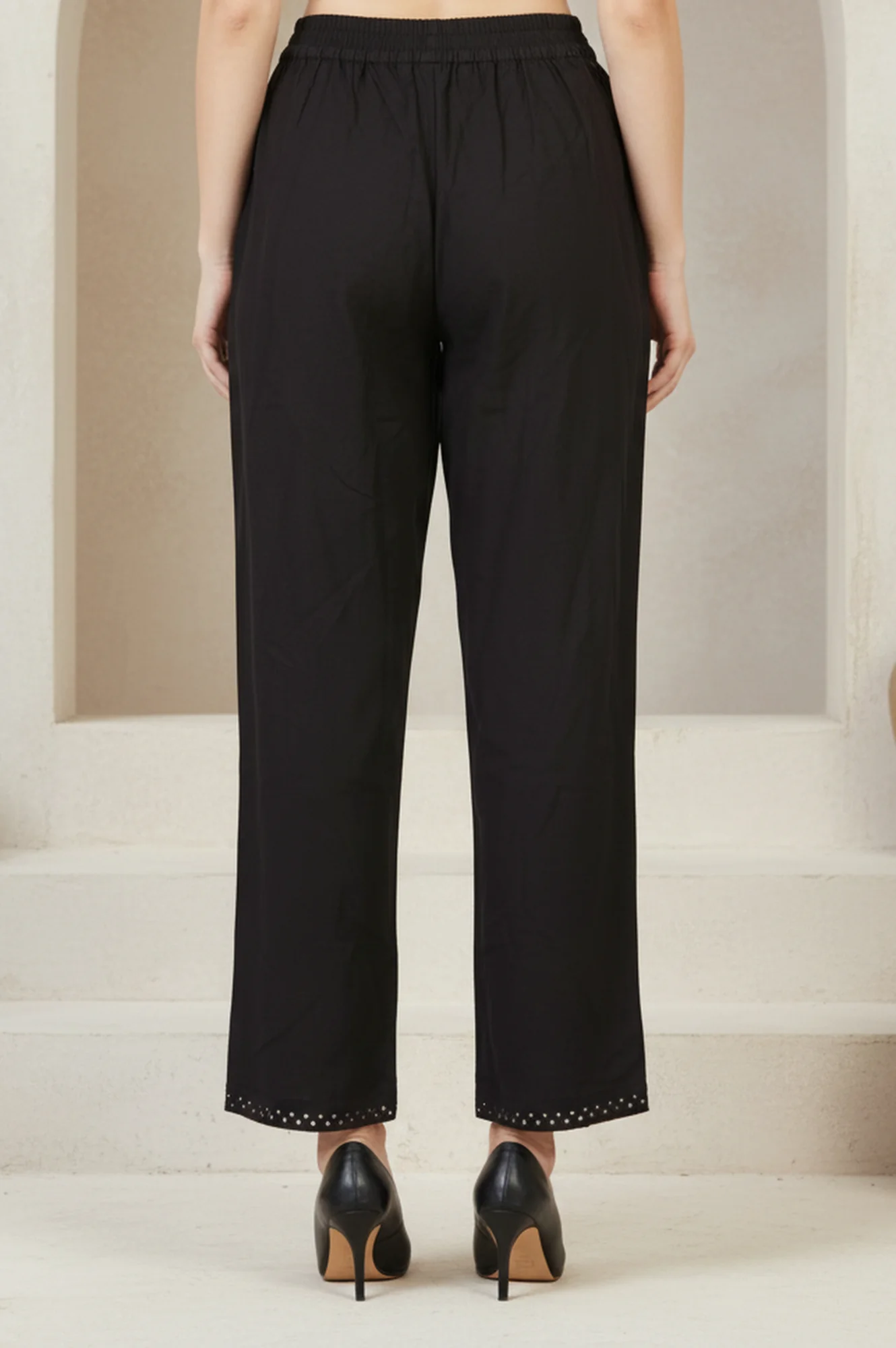 Black Solid Cotton Blend Ankle Length Mid Rise Straight Pants - Image 3