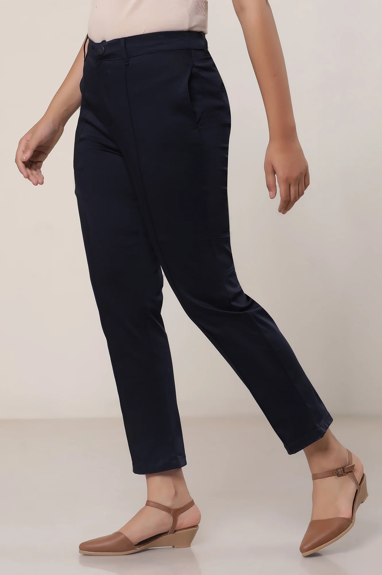 Black Solid Straight Fit Cotton Pants With Button And Zip Closure - Image 3