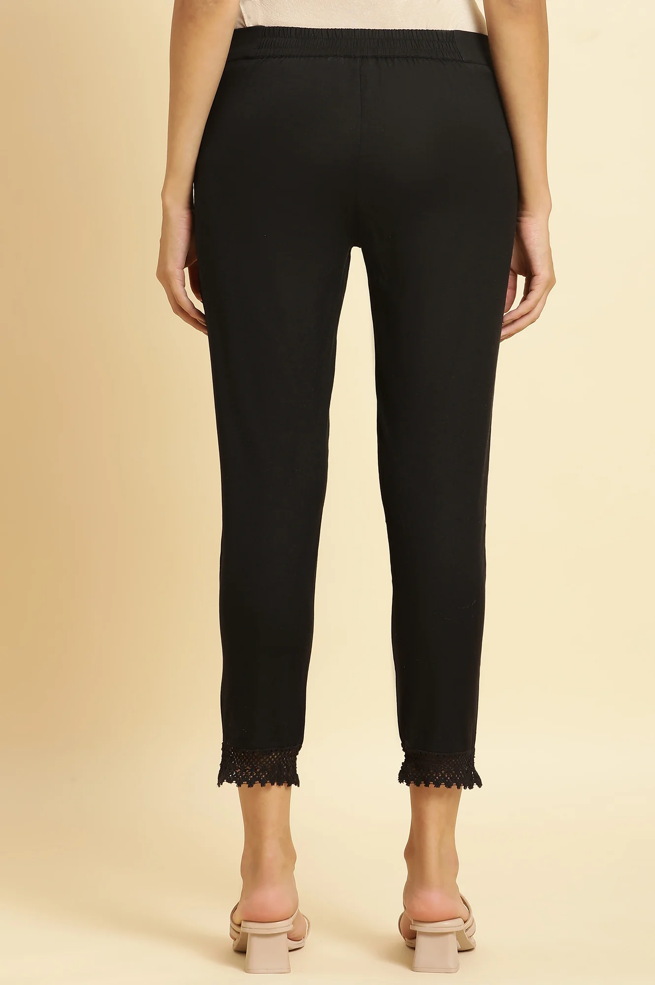 Black Solid Cotton Flax Slim Pants - Image 3