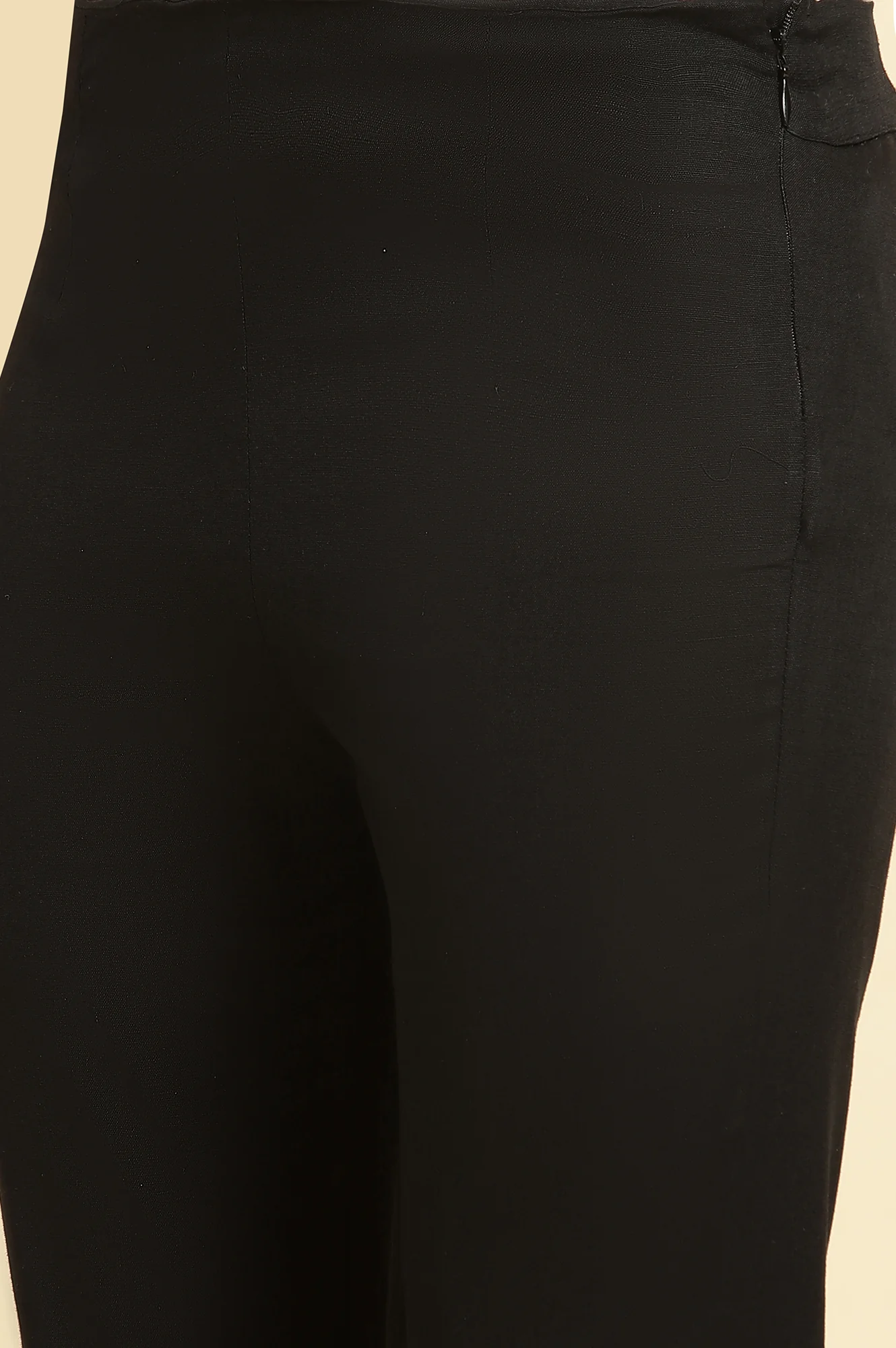 Black Solid Cotton Flax Slim Pants - Image 7