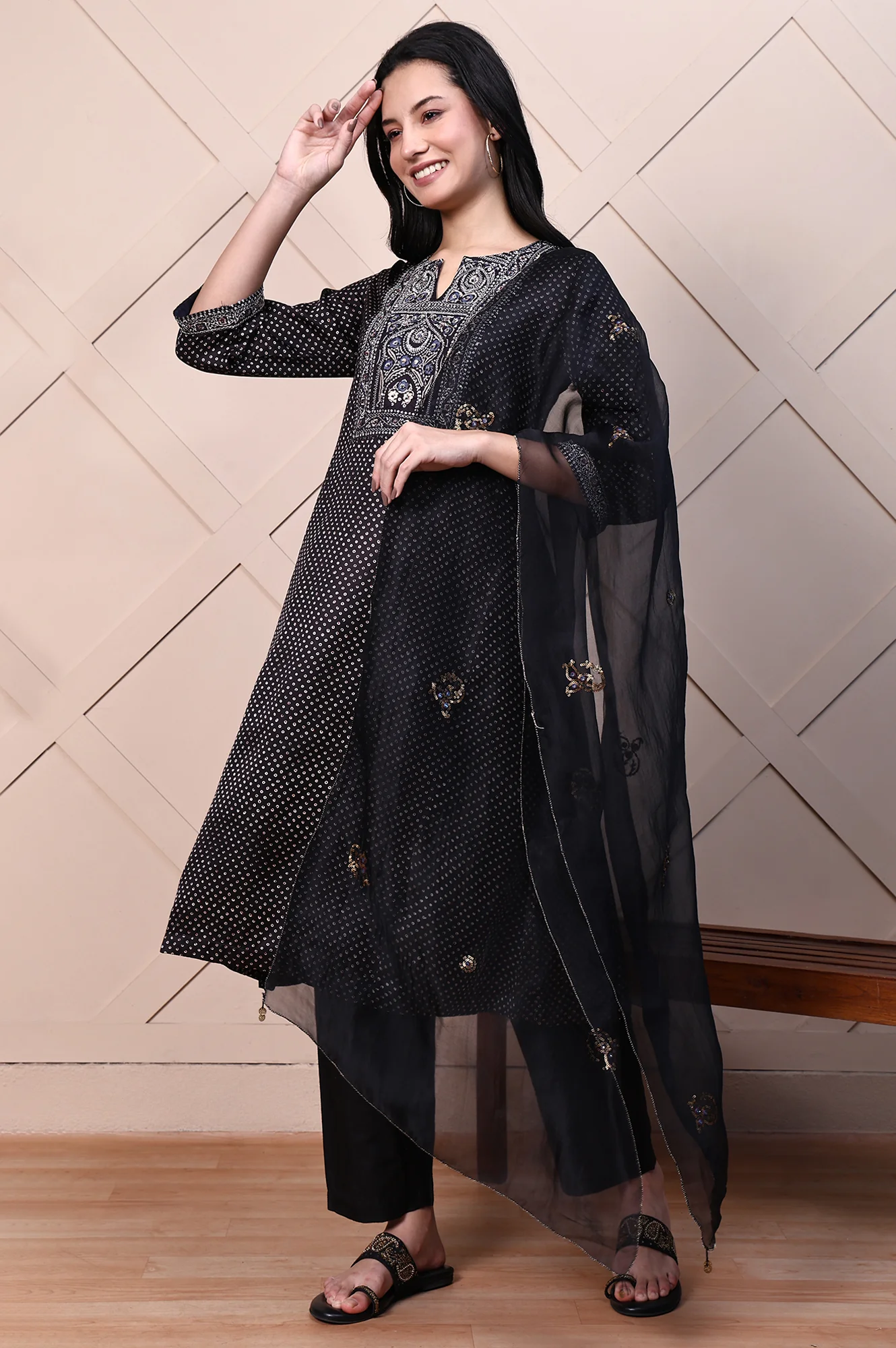 Black Solid Embroidered Sheer Organza Dupatta - Image 3