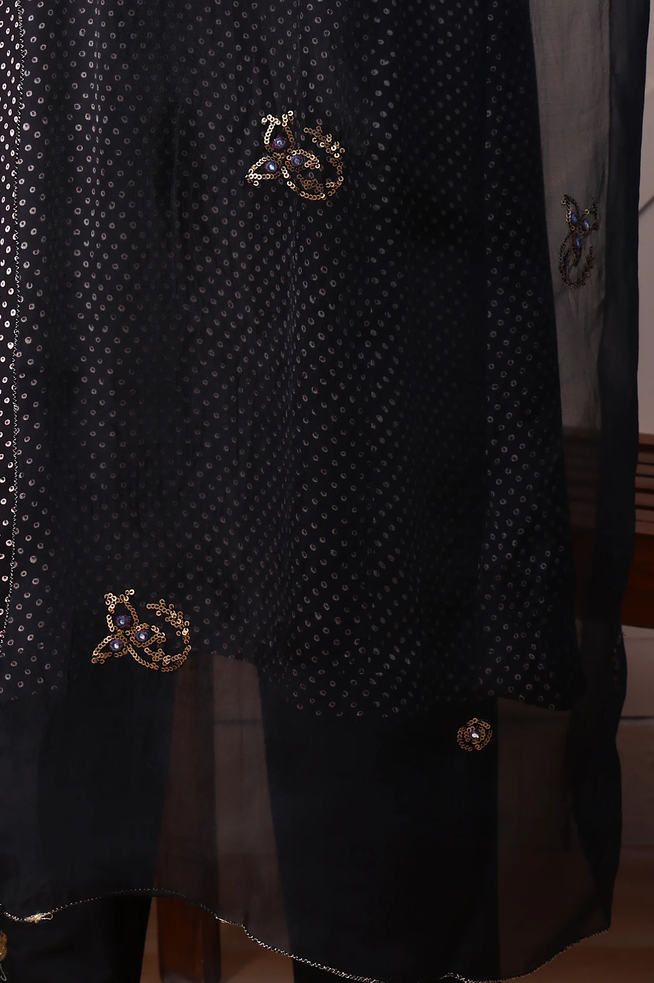 Black Solid Embroidered Sheer Organza Dupatta - Image 5