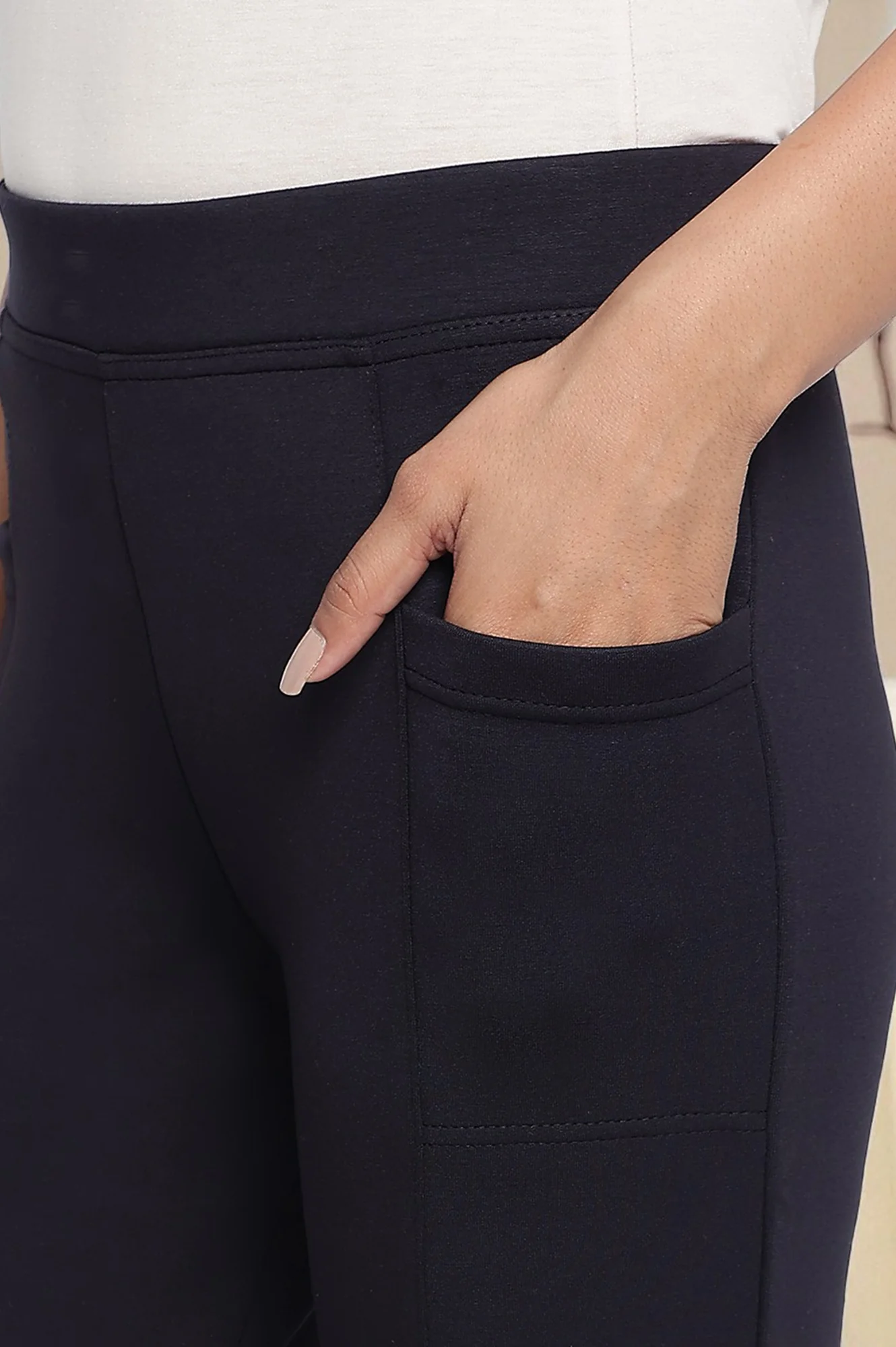Black Solid Mid Rise Tights in Calf Length - Image 7