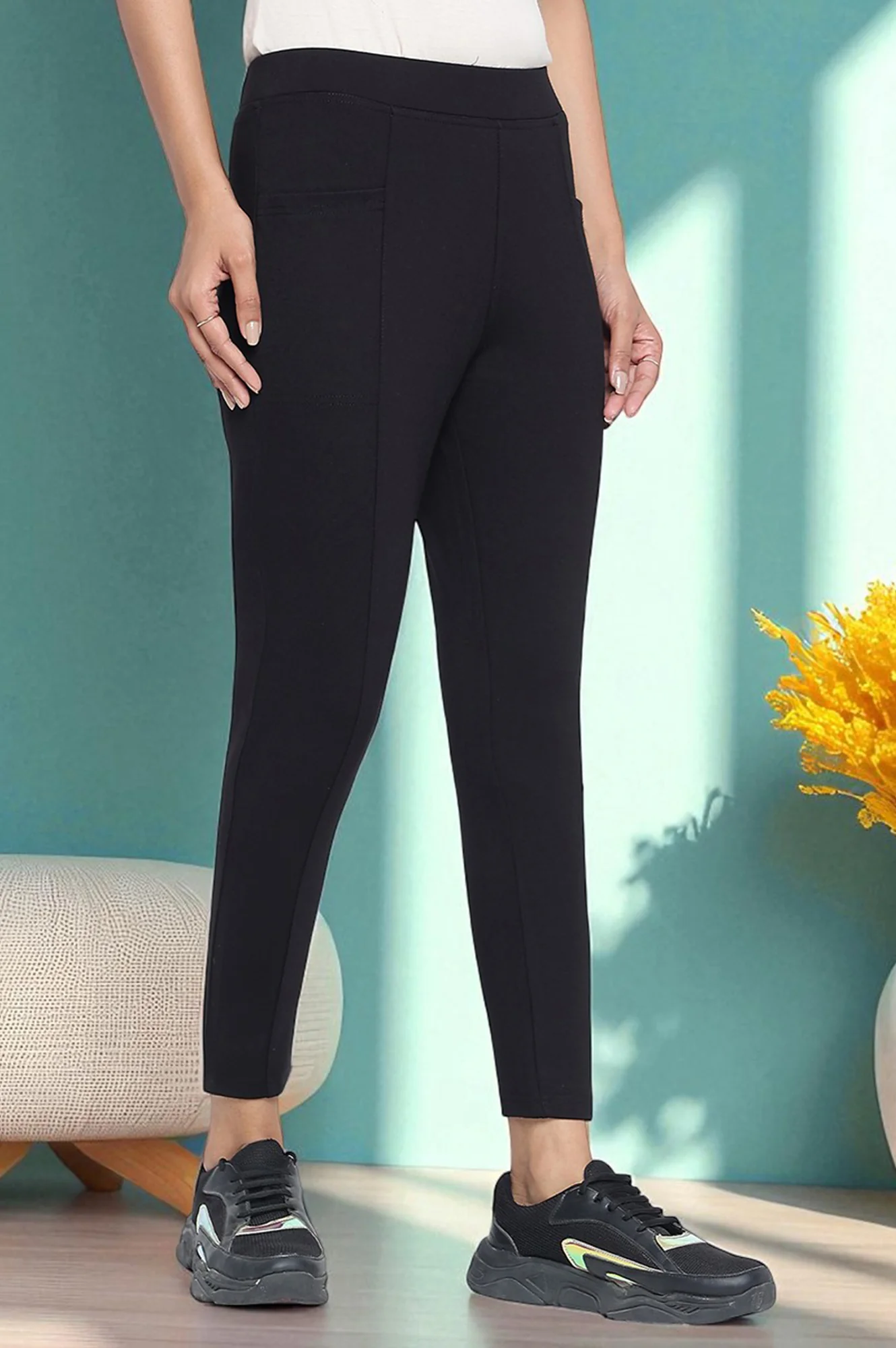 Black Solid Mid Rise Tights in Calf Length - Image 3