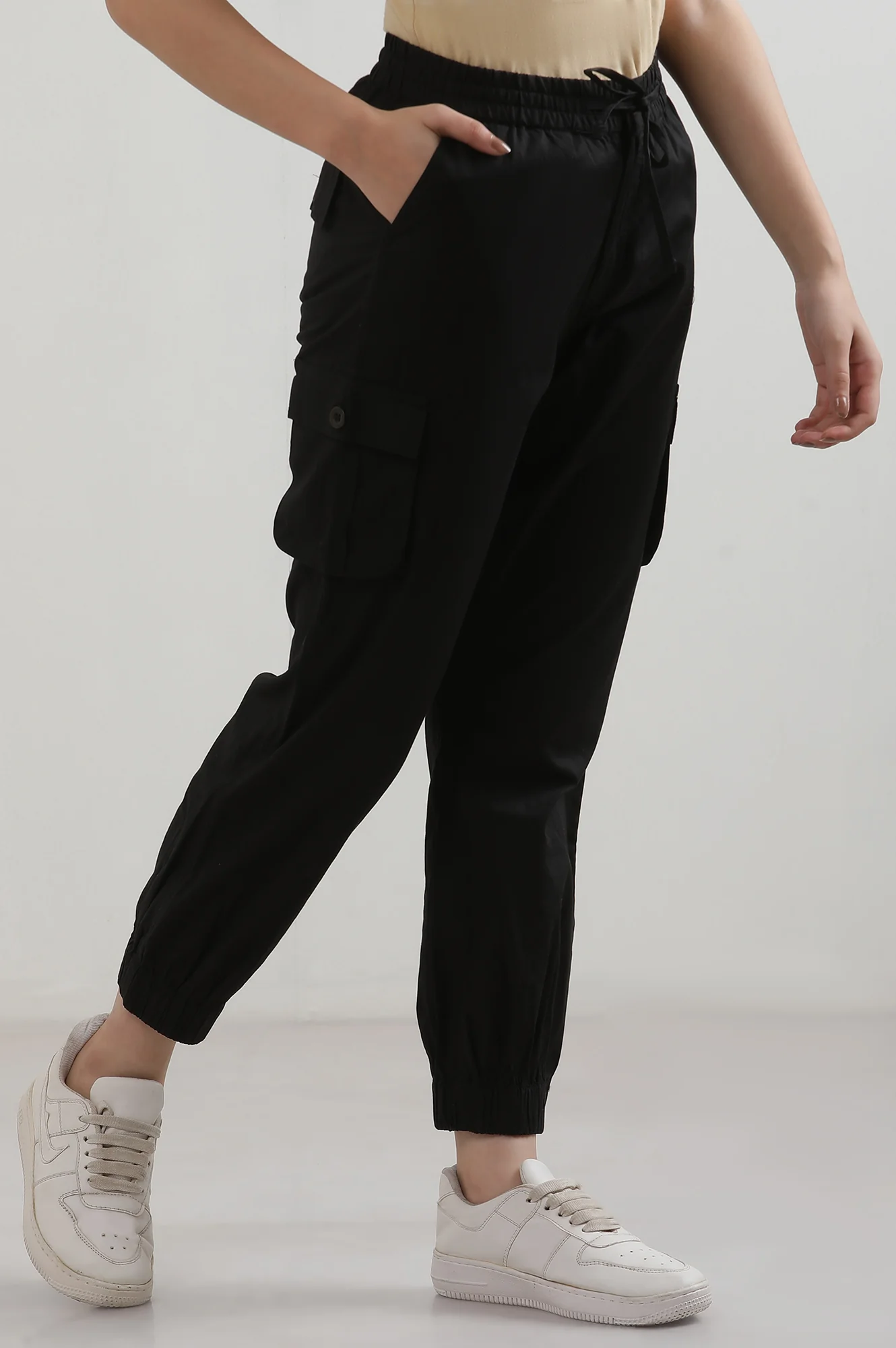 Black Solid Straight Fit Cotton Cargo Pants With Button And Zip Closure - Image 5