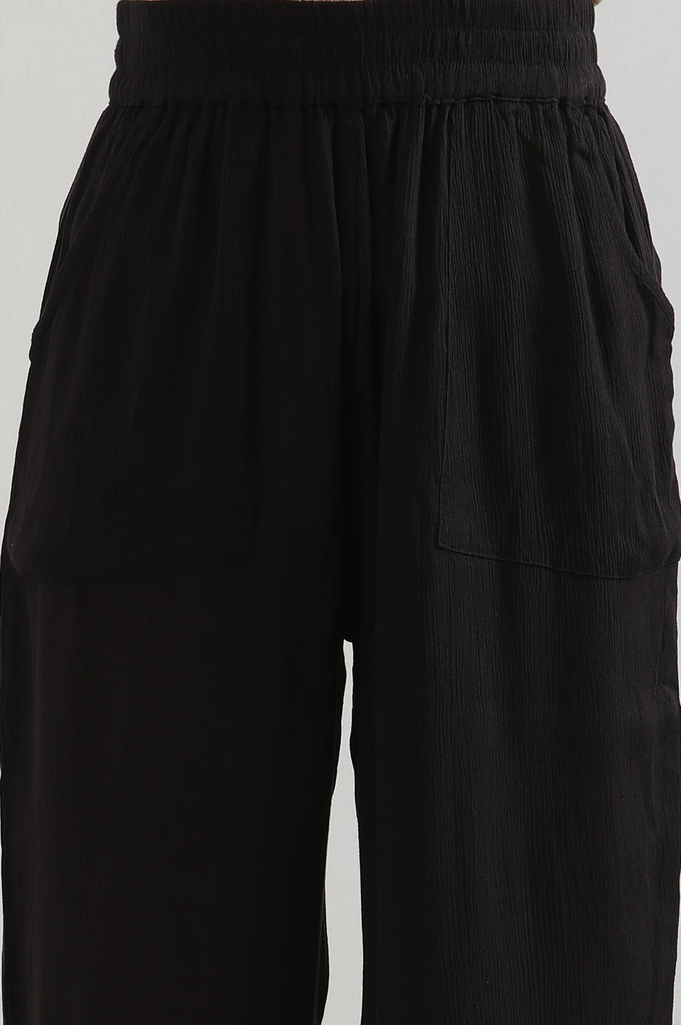 Black Solid Flared Rayon Culottes With Elasticated Waist - Image 6