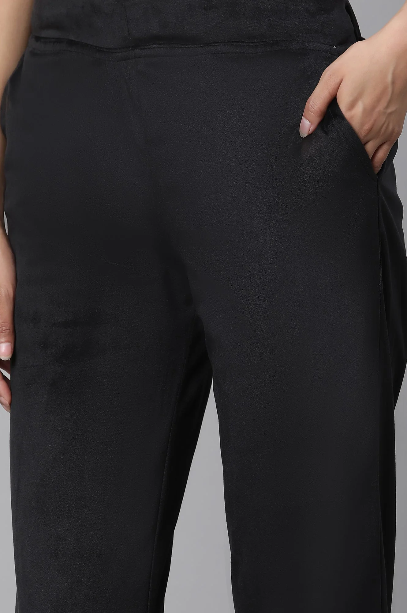 Black Solid Straight Fit Pants With Elasticated Waist - Image 7