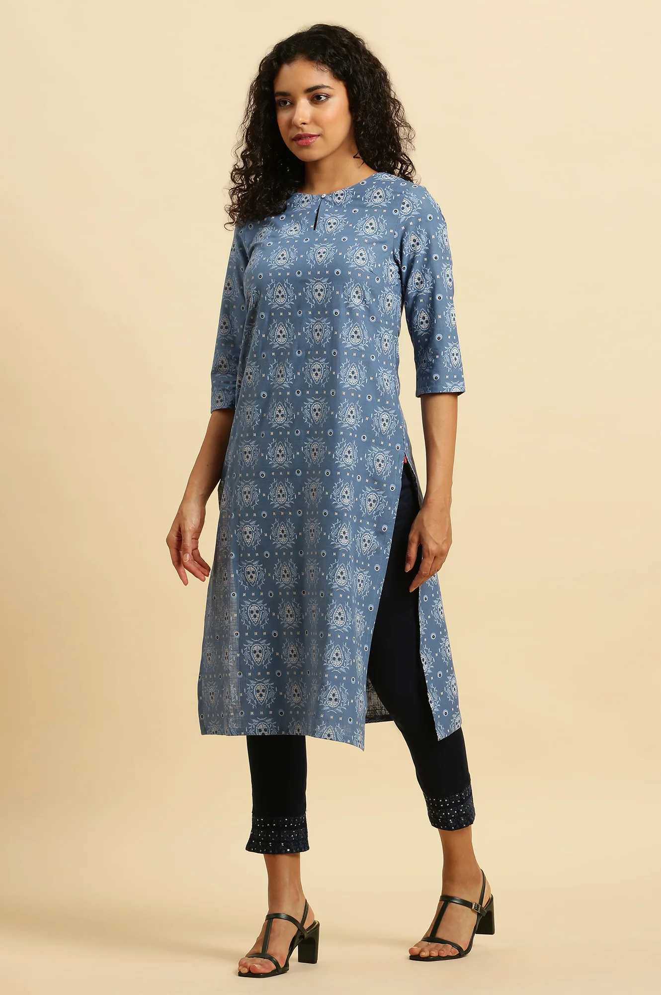 Blue Abstract Printed Cotton Kurta - Image 3