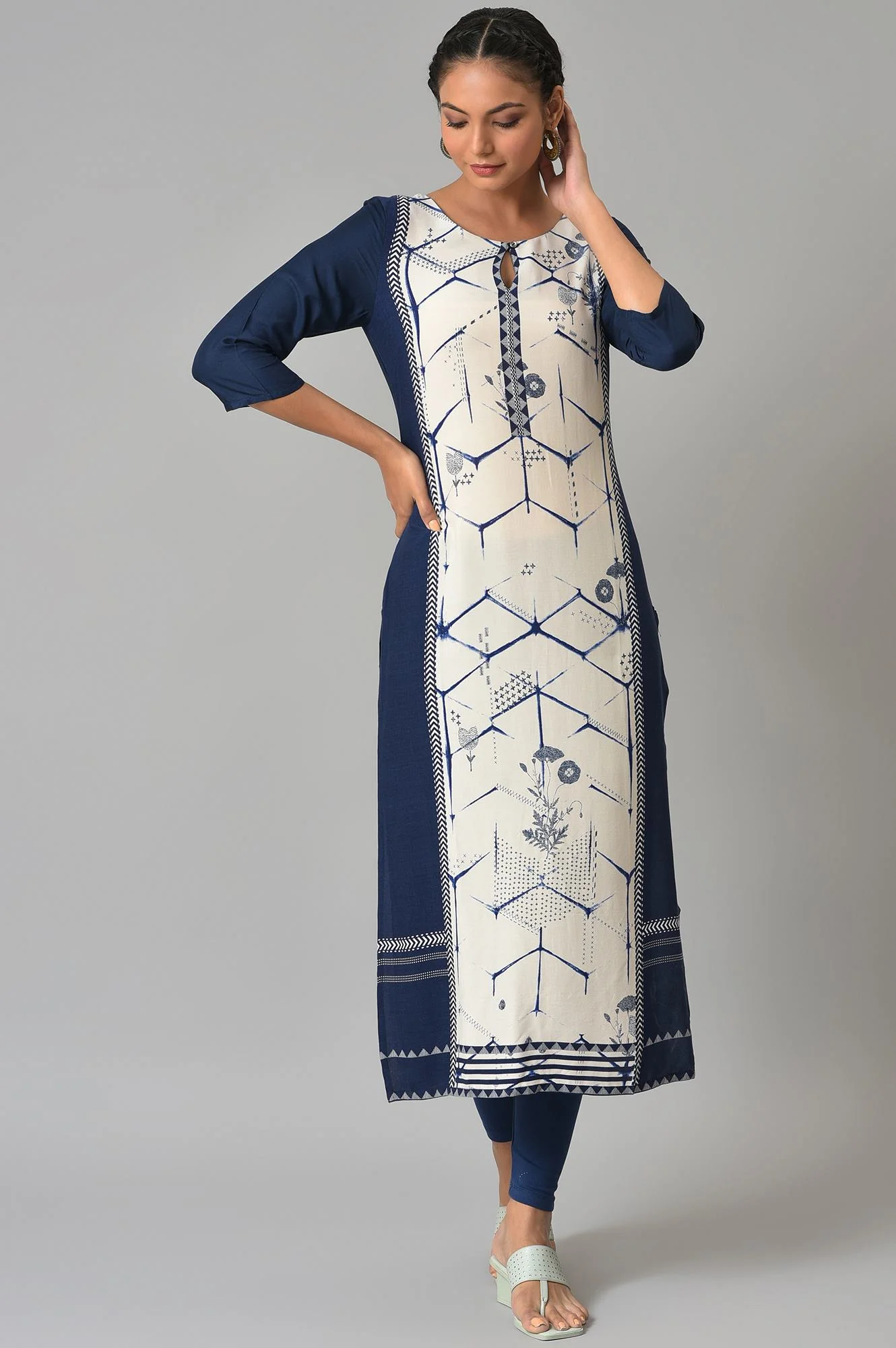 Blue And White Printed Straight kurta - Image 8