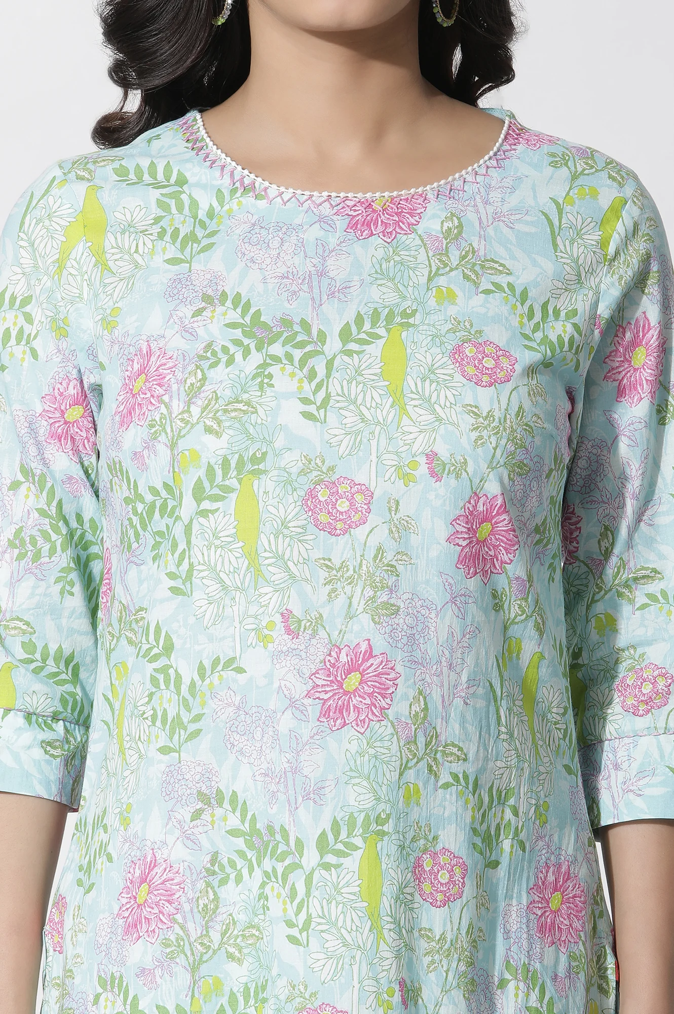 Blue Bold Floral Printed Straight Kurta - Image 6