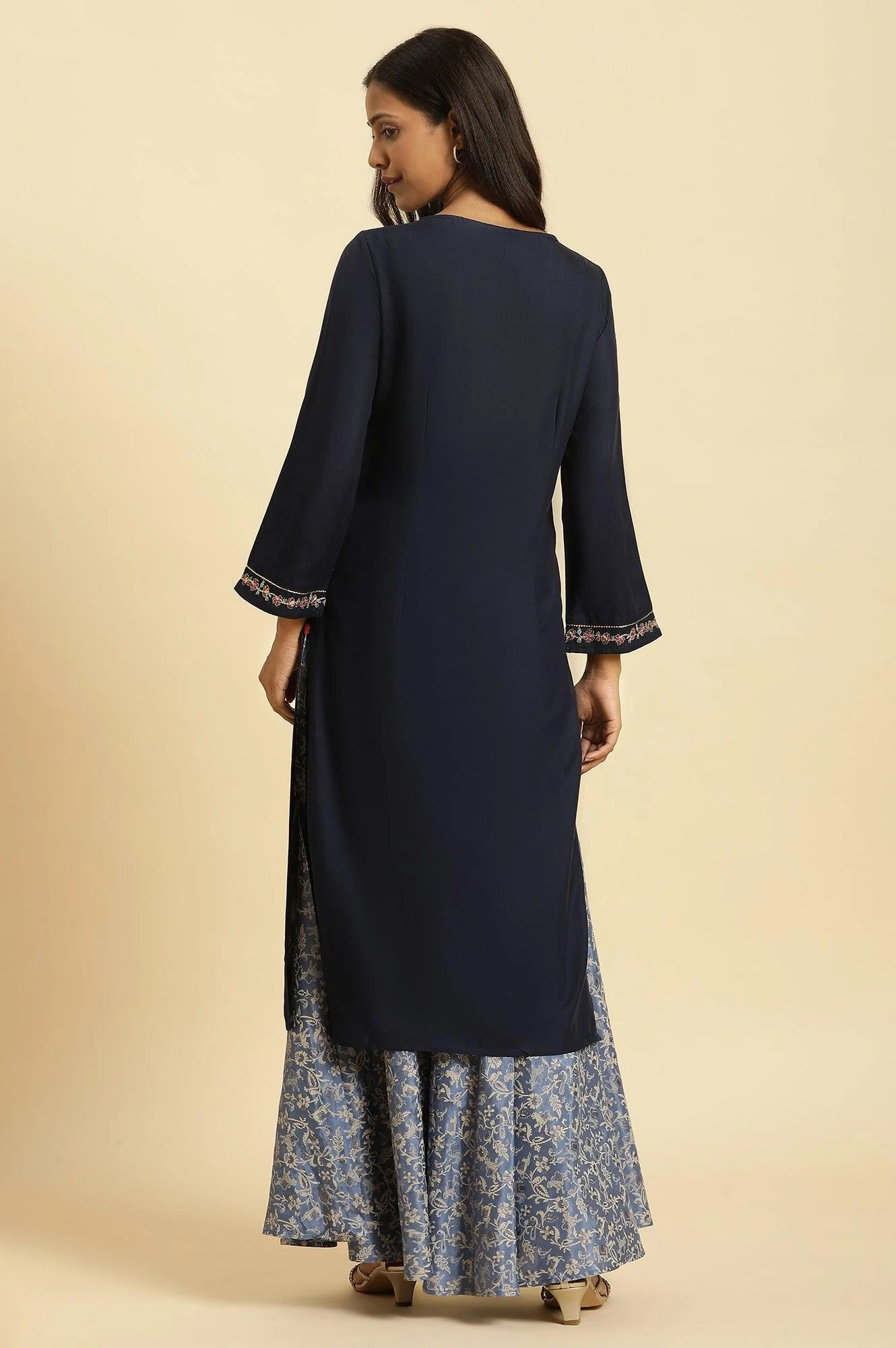Blue Chunky Thread Embroidered Straight Festive Kurta - Image 5