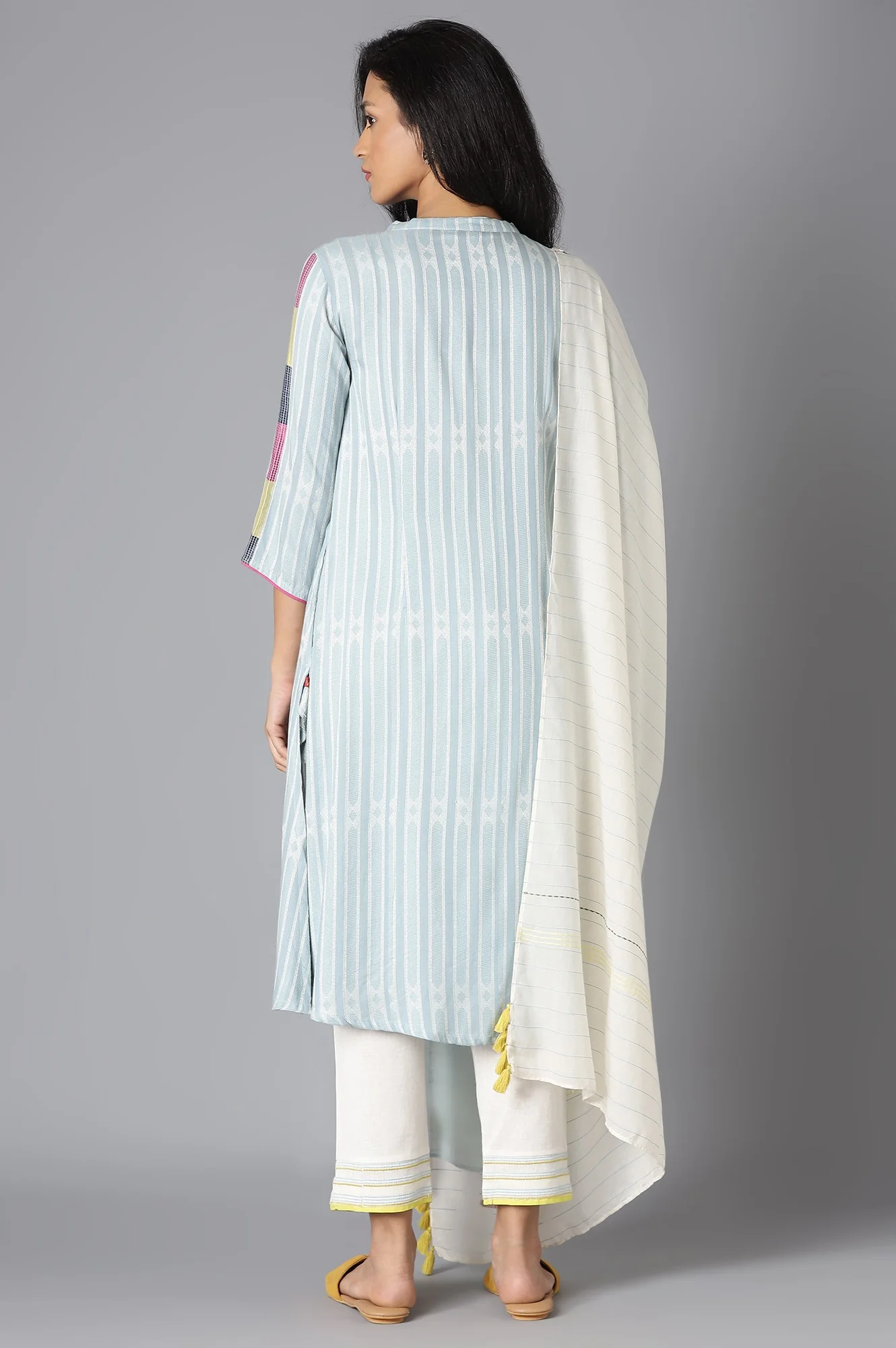 Blue Dobby Straight kurta With Ecru Slim Pants And Dupatta - Image 2