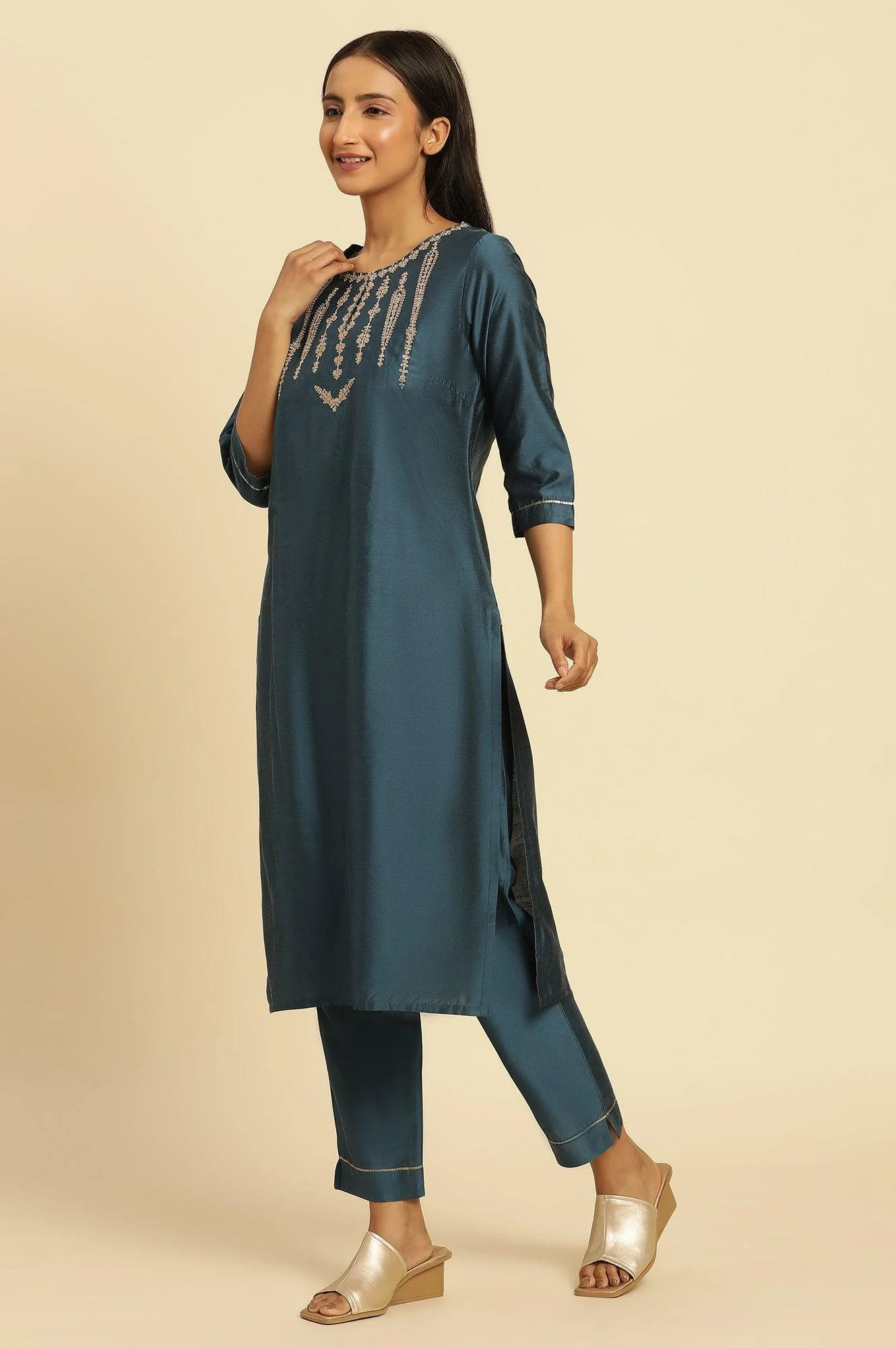 Blue Embroidered Shantung Kurta, Pants And Dupatta Set - Image 6