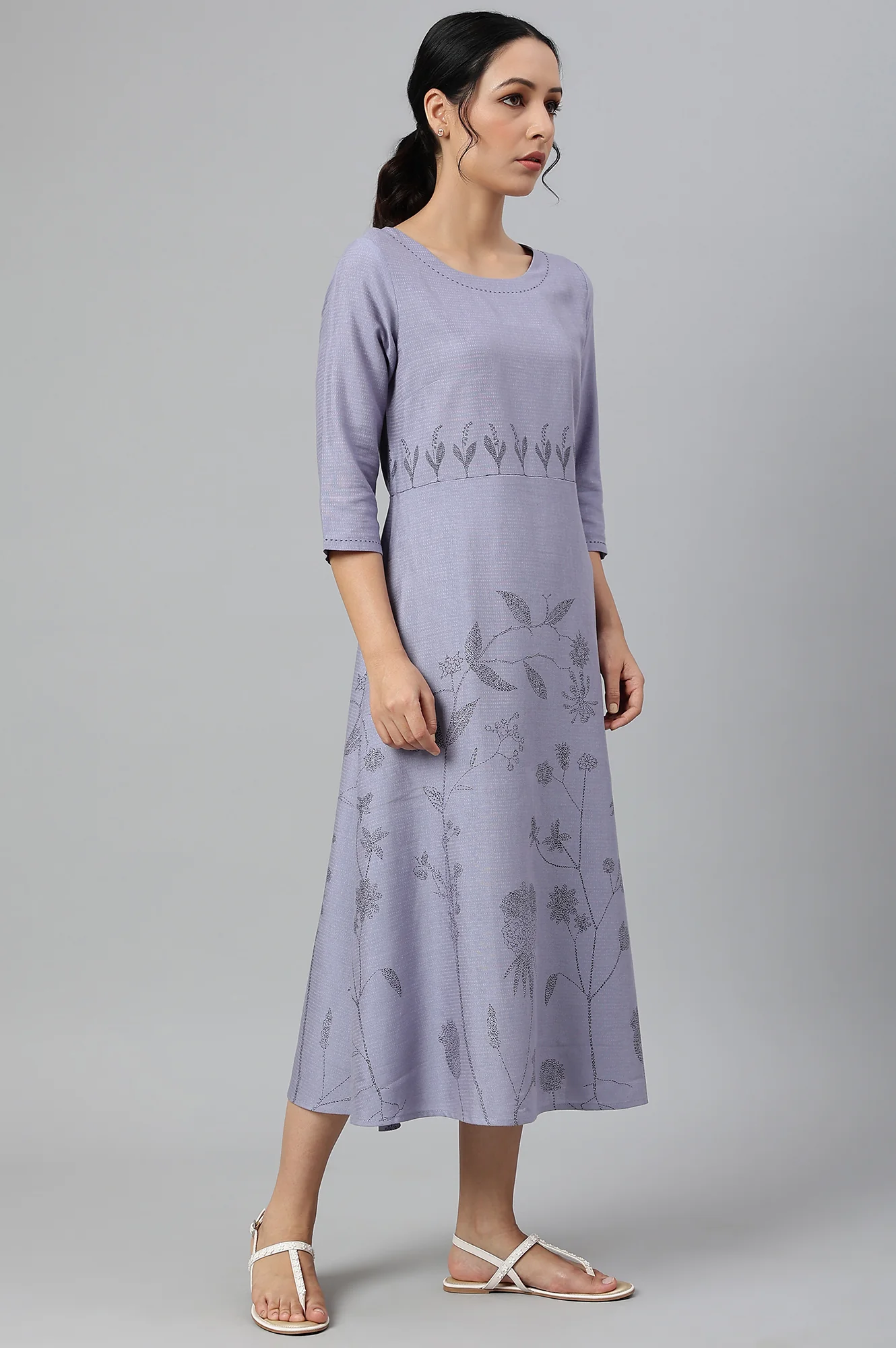 Blue Floral kurta With Kantha Details - Image 4
