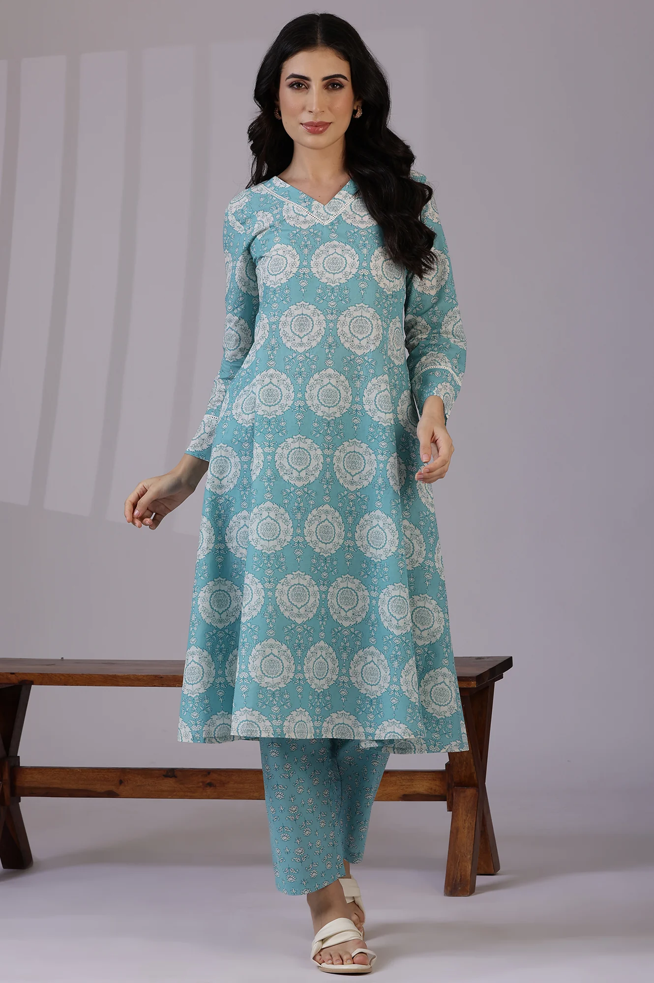 Blue Floral Printed A-line Pure Cotton Kurta and Pants Co-ord Set - Image 4