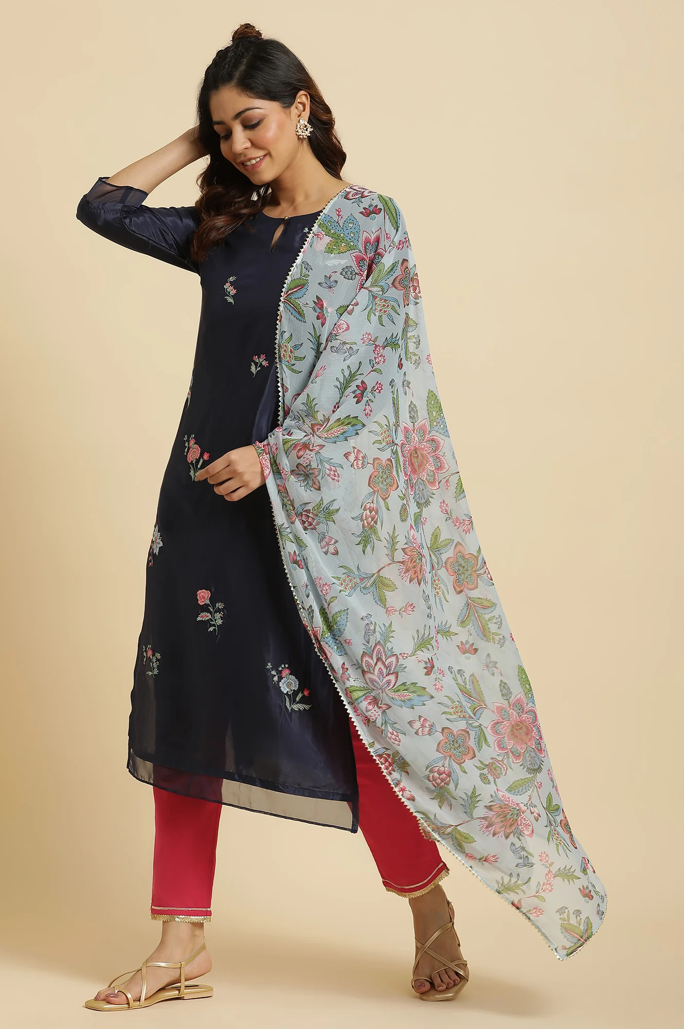 Blue Floral Printed Chiffon Dupatta - Image 3