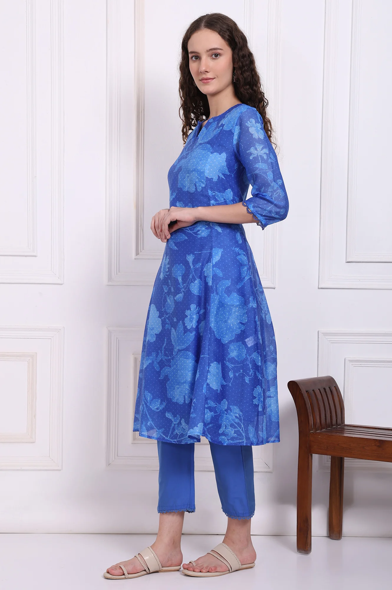 Blue Floral Printed Lace Flared Kurta, Pants and Dupatta Set - Image 4