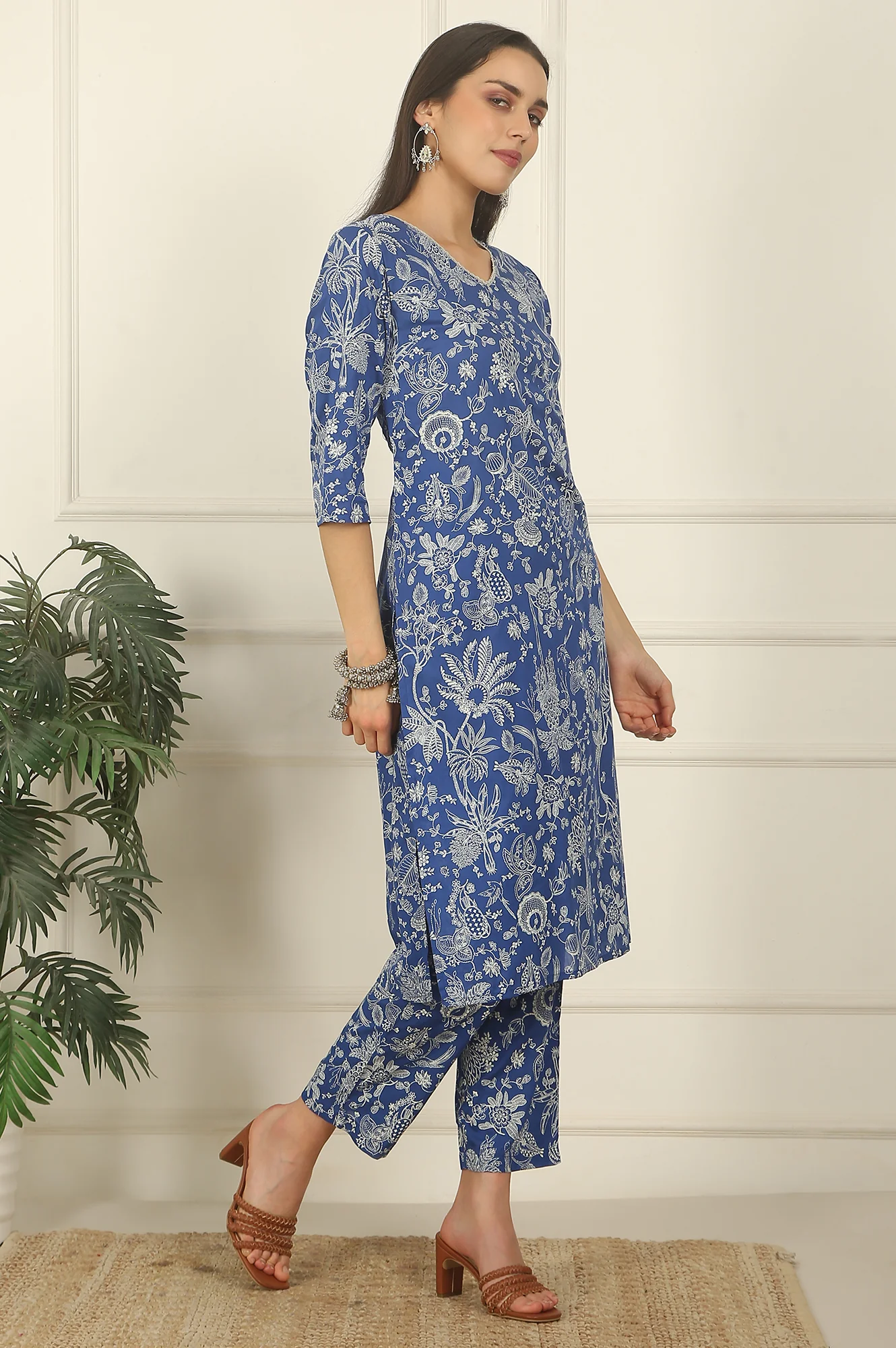 Blue Floral Printed Modal Straight Kurta and Pants Co-ord Set - Image 7