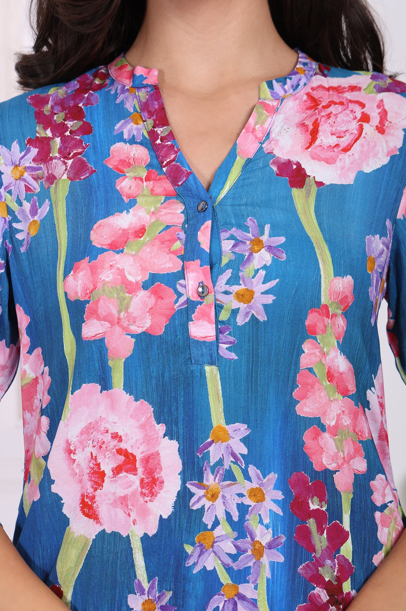 Blue Floral Printed Modal Straight Kurta - Image 3